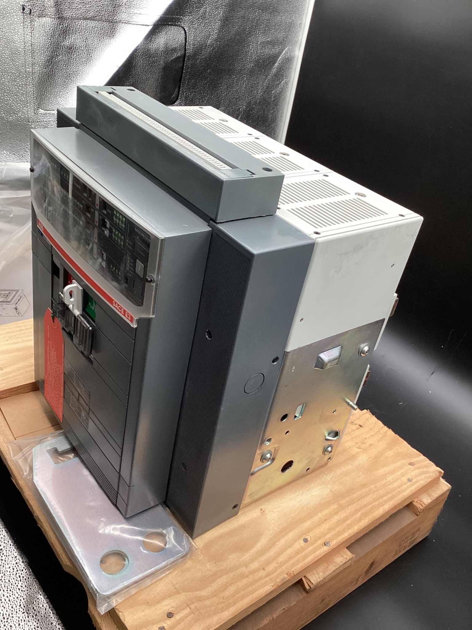 ABB SACE E3S-A25 2500A Frame Non-Auto Air/Circuit Breaker NEW 1