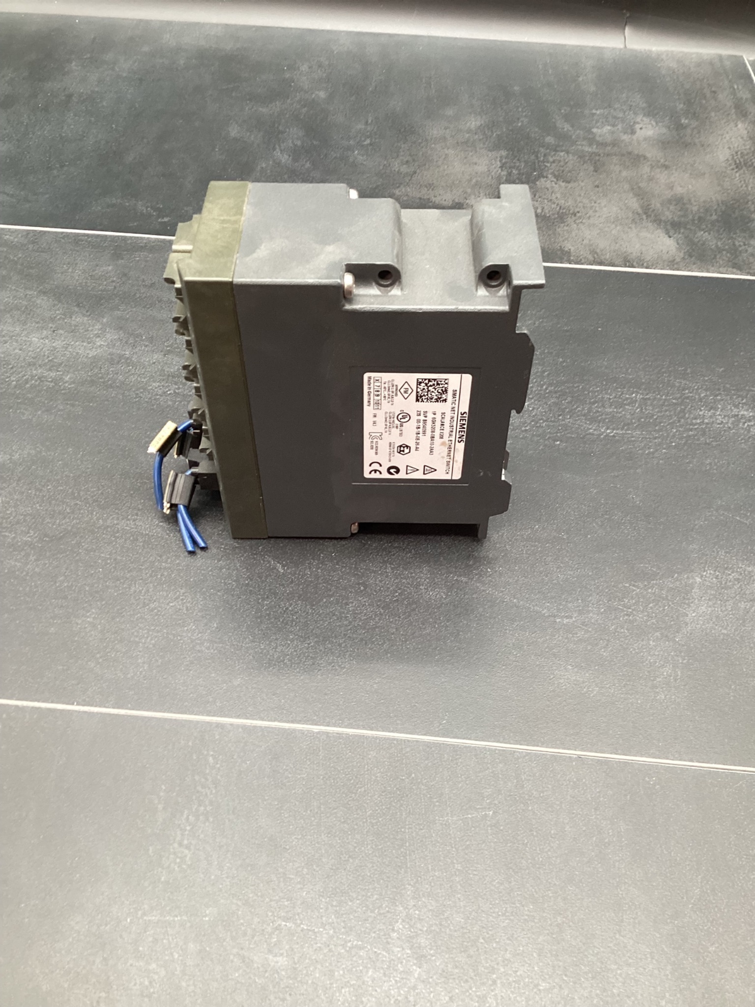 SIEMENS 6GK5208-0BA10-2AA3 SCALANCE XB208 8-Port Ethernet Switch USED 1