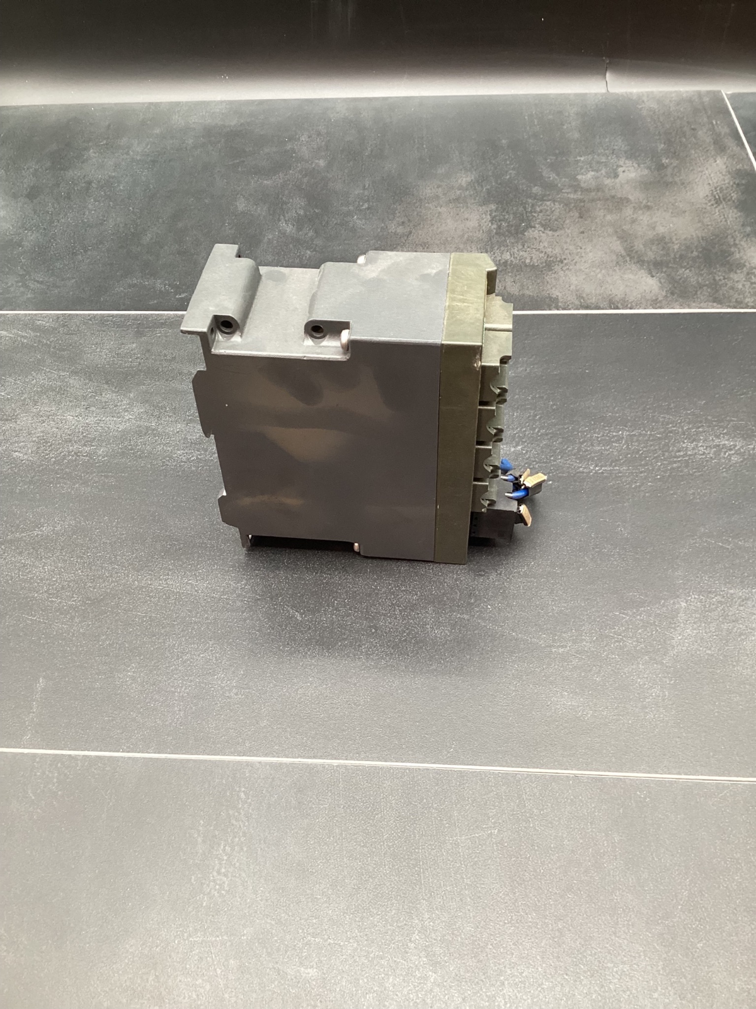 SIEMENS 6GK5208-0BA10-2AA3 SCALANCE XB208 8-Port Ethernet Switch USED 3