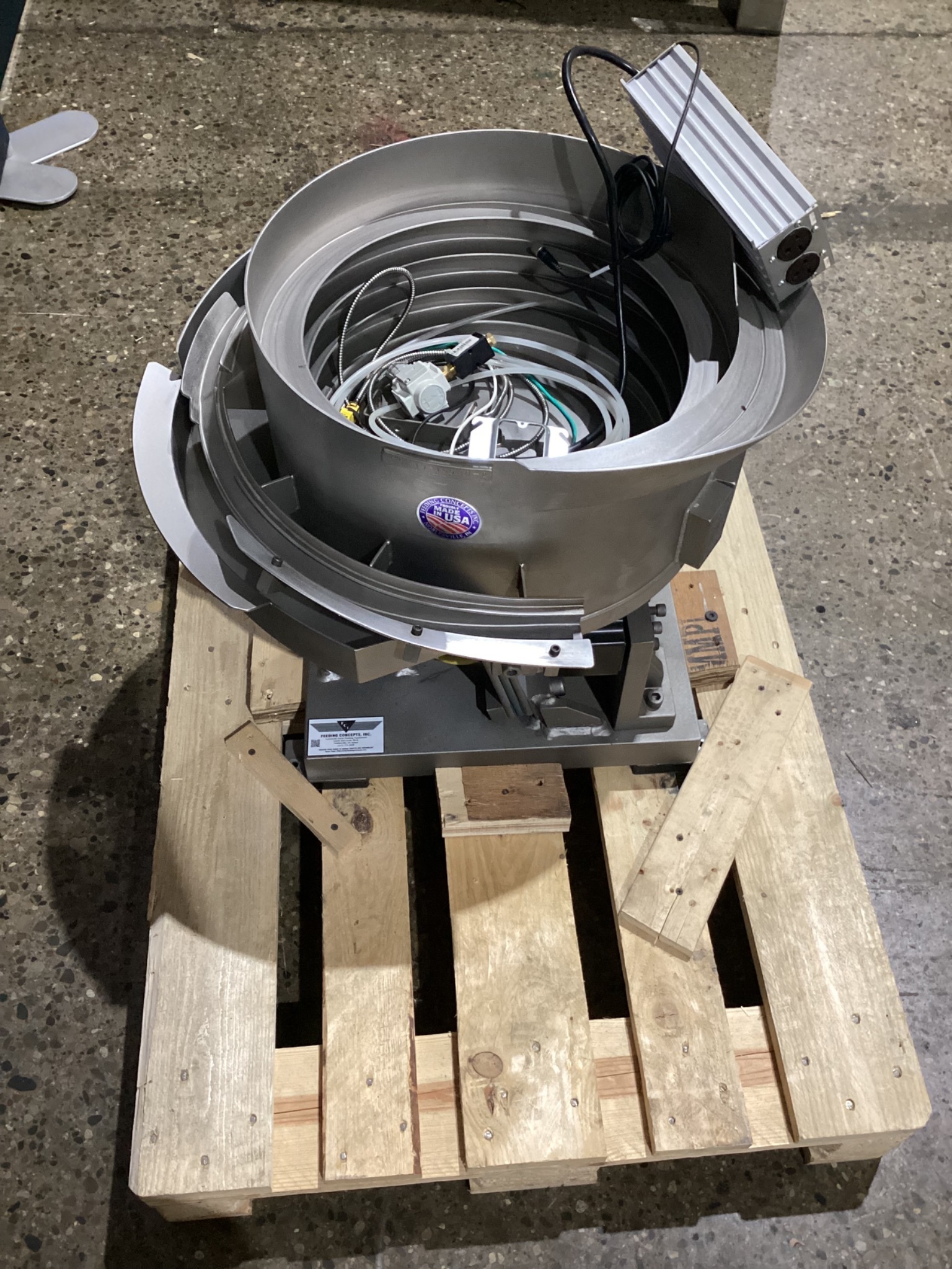 FEEDING CONCEPTS FC-19-15580-2 VIBRATORY BOWL FEEDER SYSTEM USED 2