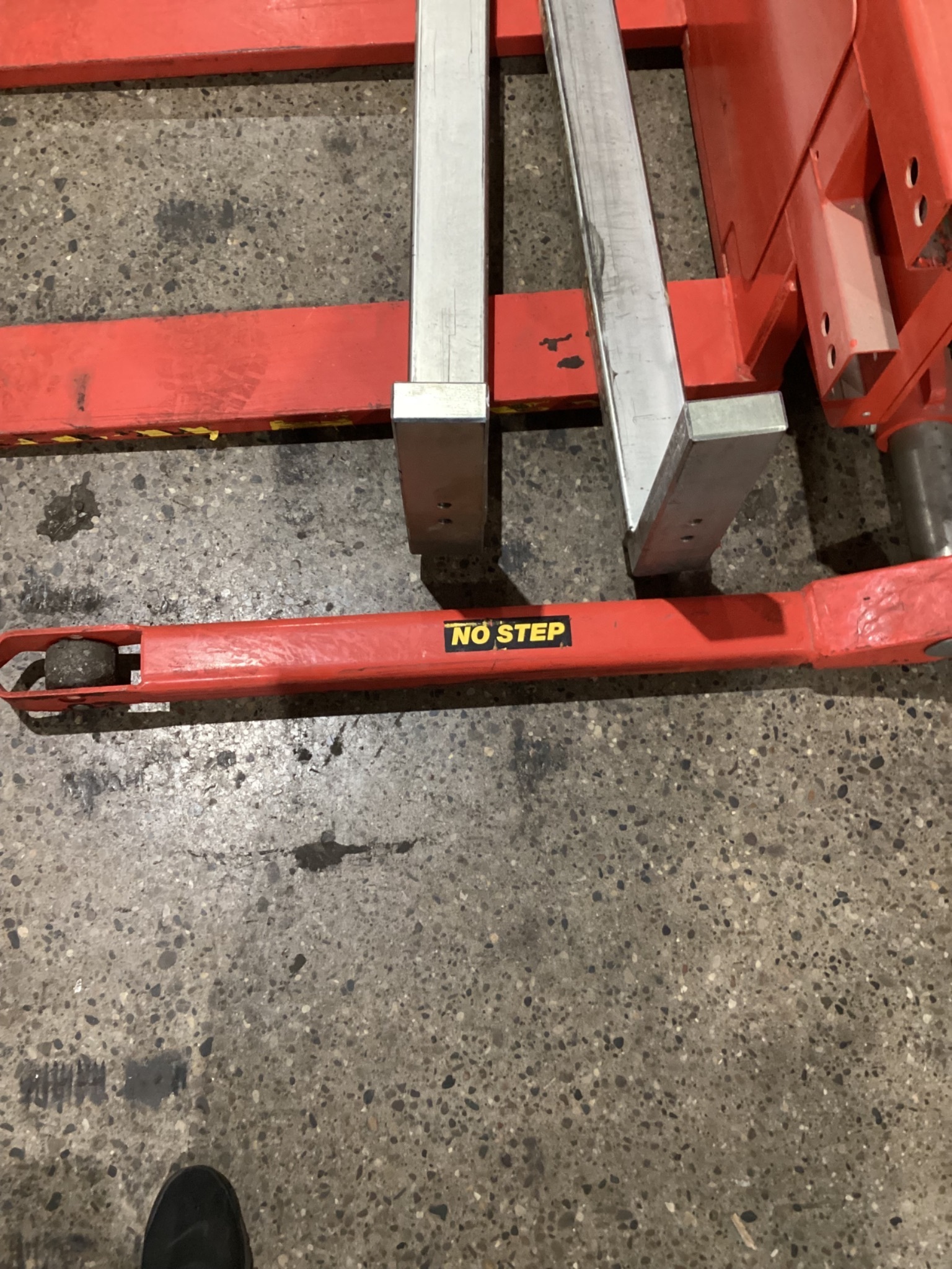 INTERTHOR ELFSR1001/890 ELECTRIC POWERED PALLET JACK PARTS ONLY 2