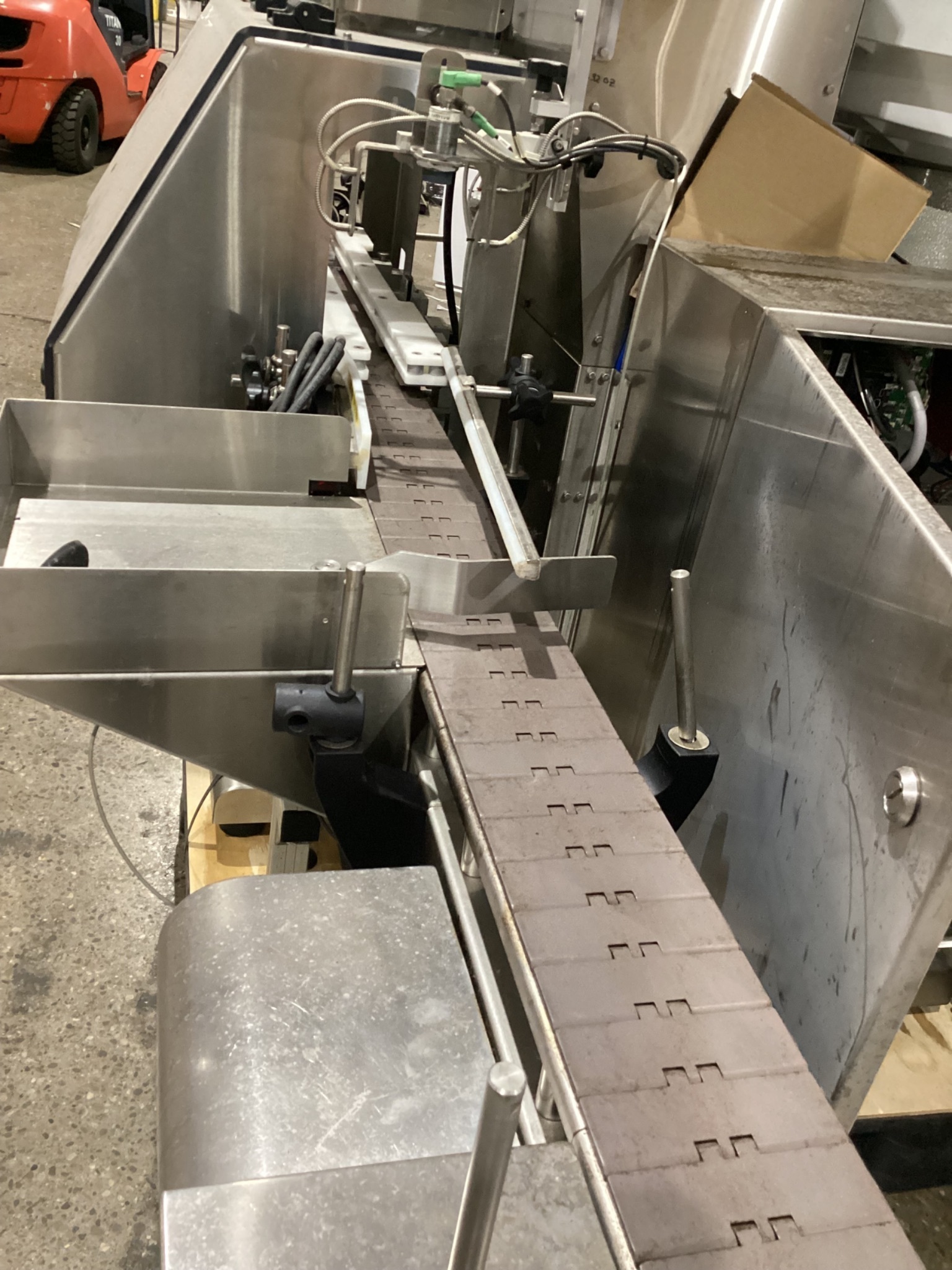 BELLATRX SCS SECURE CHUCK CAPPER APPLICATOR MACHINE USED 3