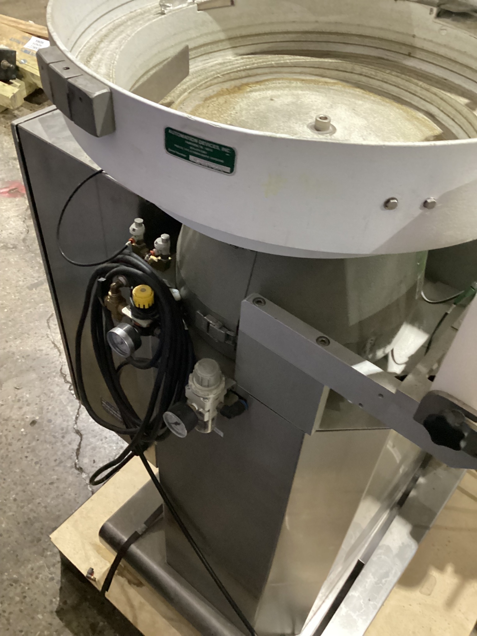 BELLATRX SCS SECURE CHUCK CAPPER APPLICATOR MACHINE USED 7