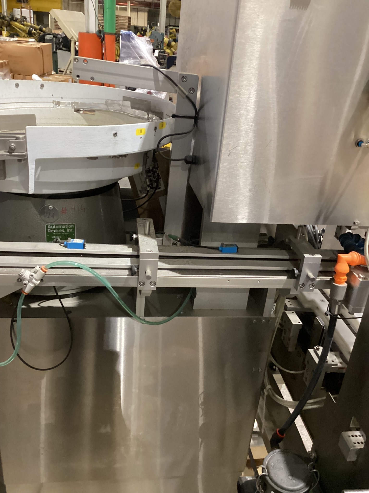 BELLATRX SCS SECURE CHUCK CAPPER APPLICATOR MACHINE USED 9
