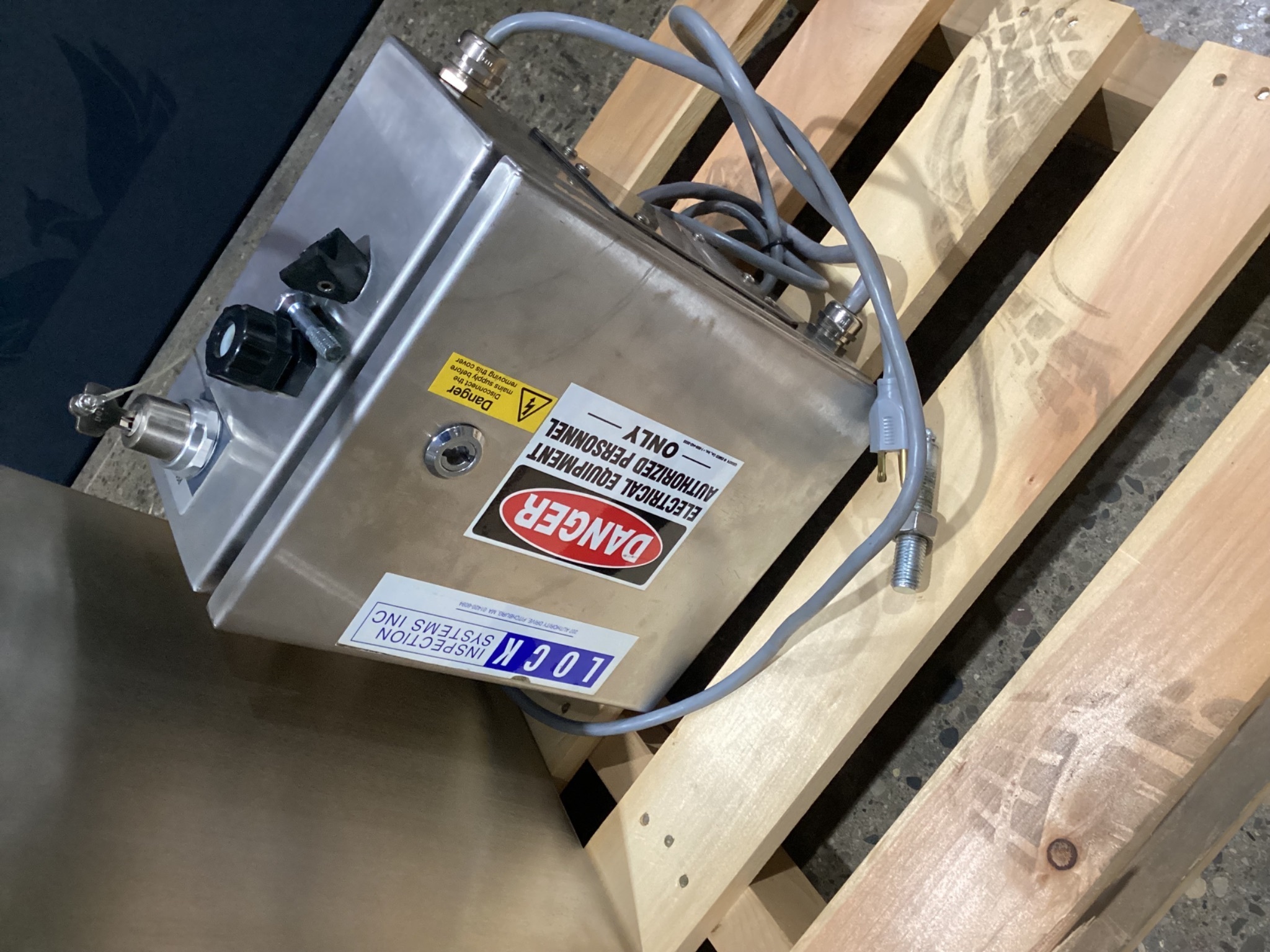 LOCK INSPECTION SYSTEMS METAL DETECTOR USED 2