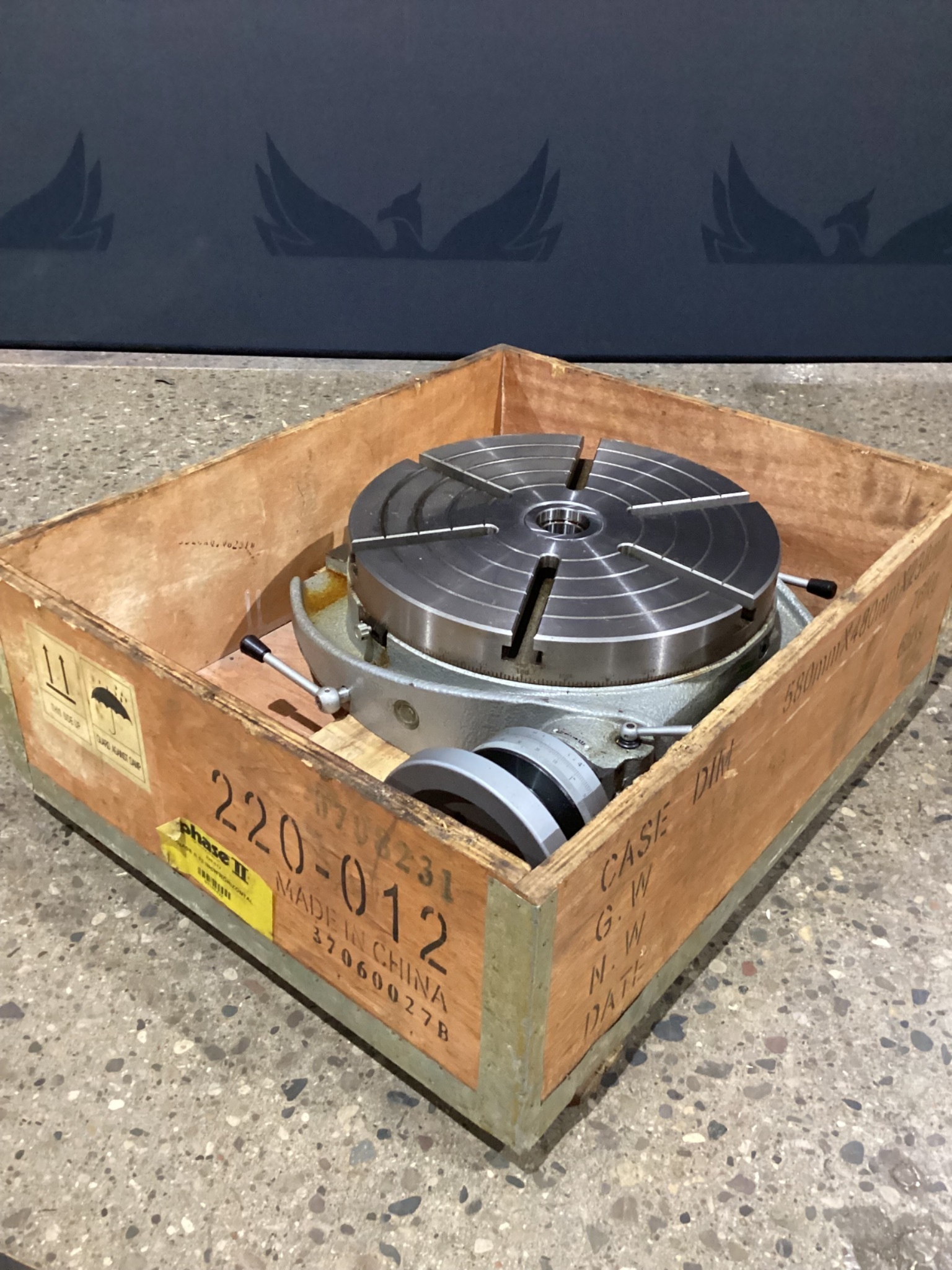 PHASE II 220-012 HORIZONTAL ROTARY TABLE USED 0