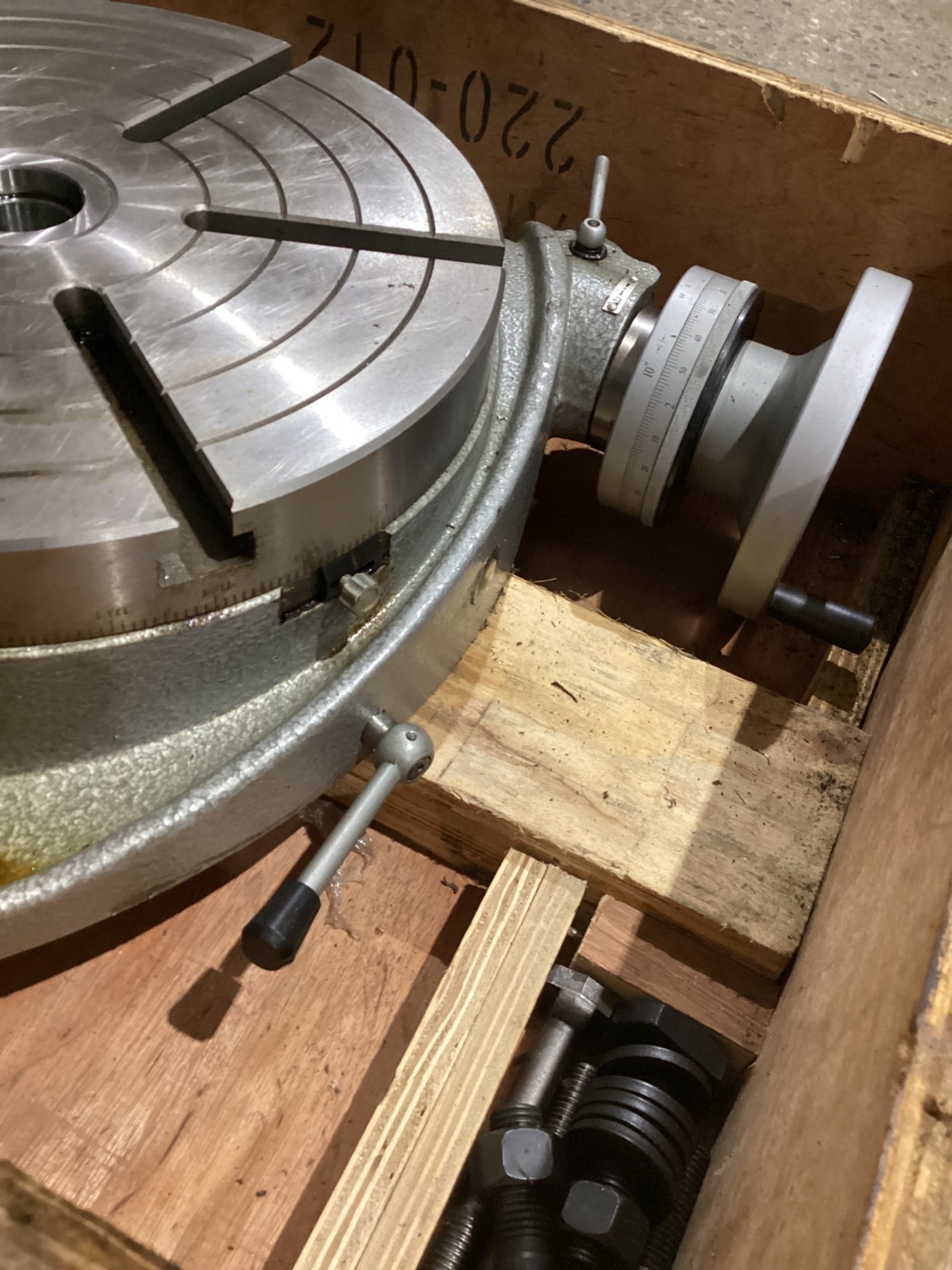 PHASE II 220-012 HORIZONTAL ROTARY TABLE USED 6