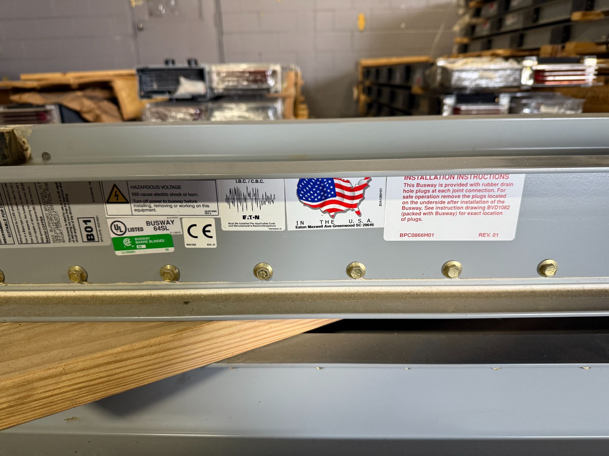 EATON 2500A POW-R-WAY III 10' Copper Straight Length Busway 480V, 3PH, 3G NEW 3