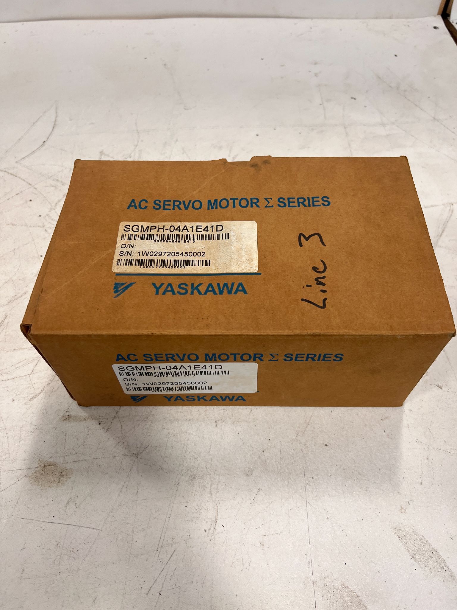 YASKAWA SGMPH-04A1E41D SERVO MOTOR SUPPLY NEW WITH BOX 0