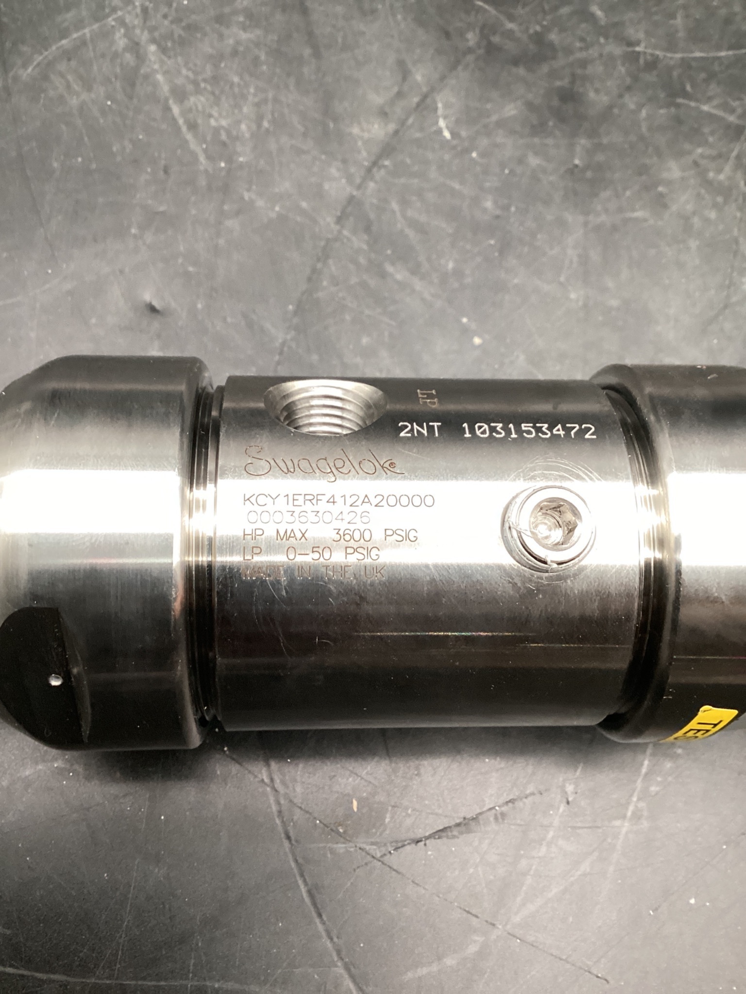 SWAGELOK KCY1ERF412A20000 3600 PSIG Regulator USED 3