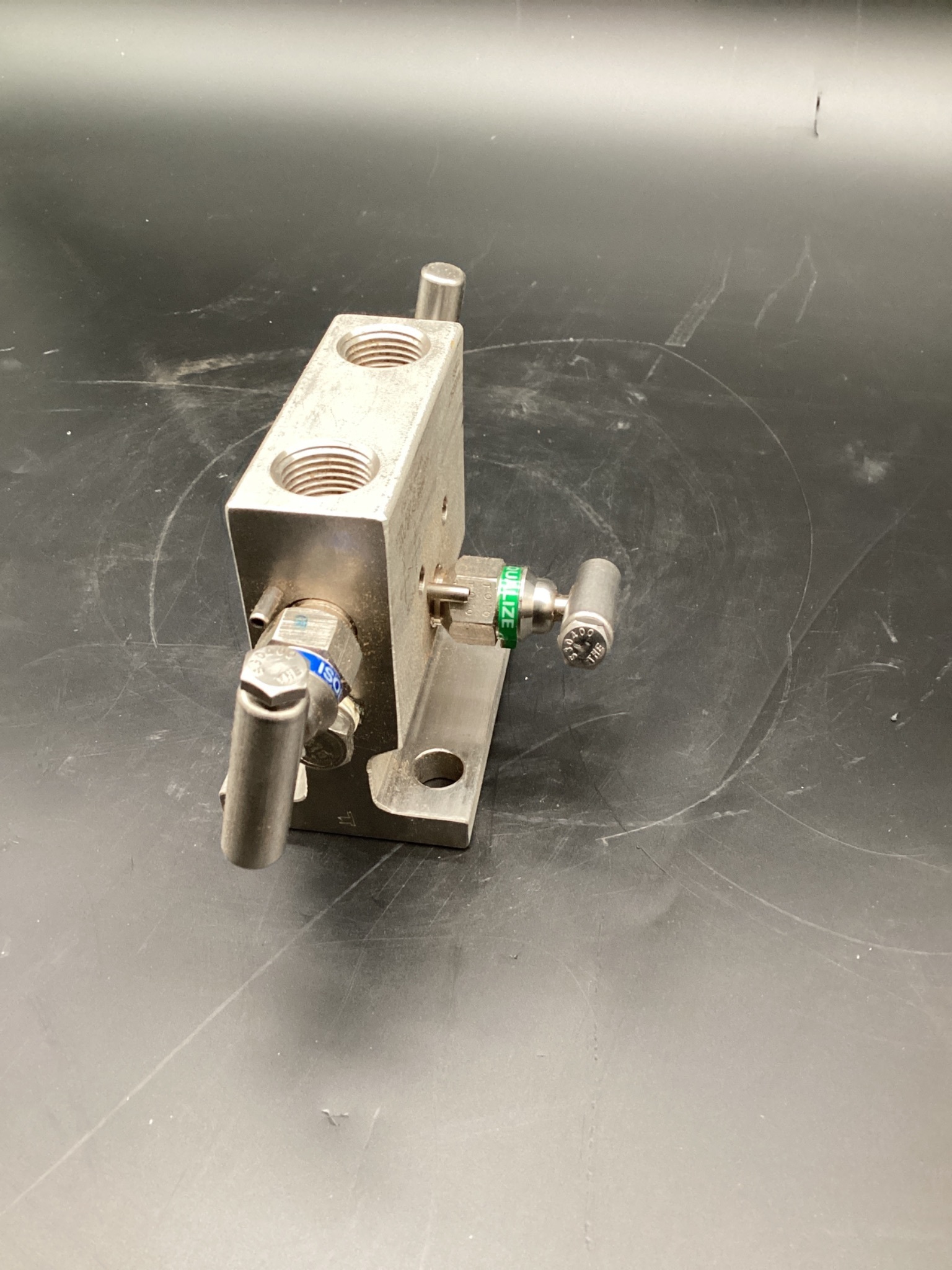 PGI M-650SCT STAINLESS STEEL VALVE MANIFOLD 10000 PSI USED 1