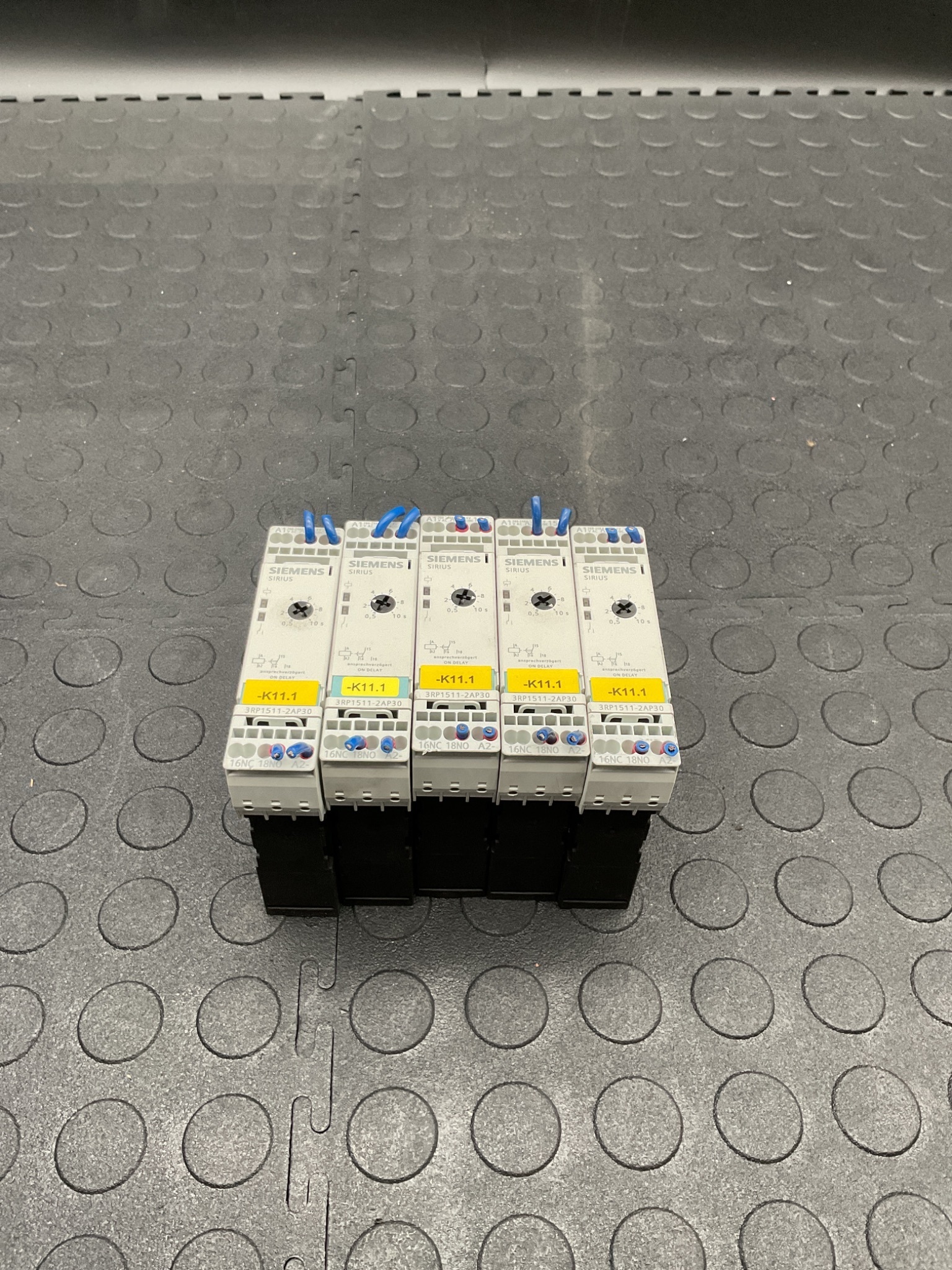 SIEMENS 3RP1511-2AP30 Timing Relay Lot of 5 USED 1