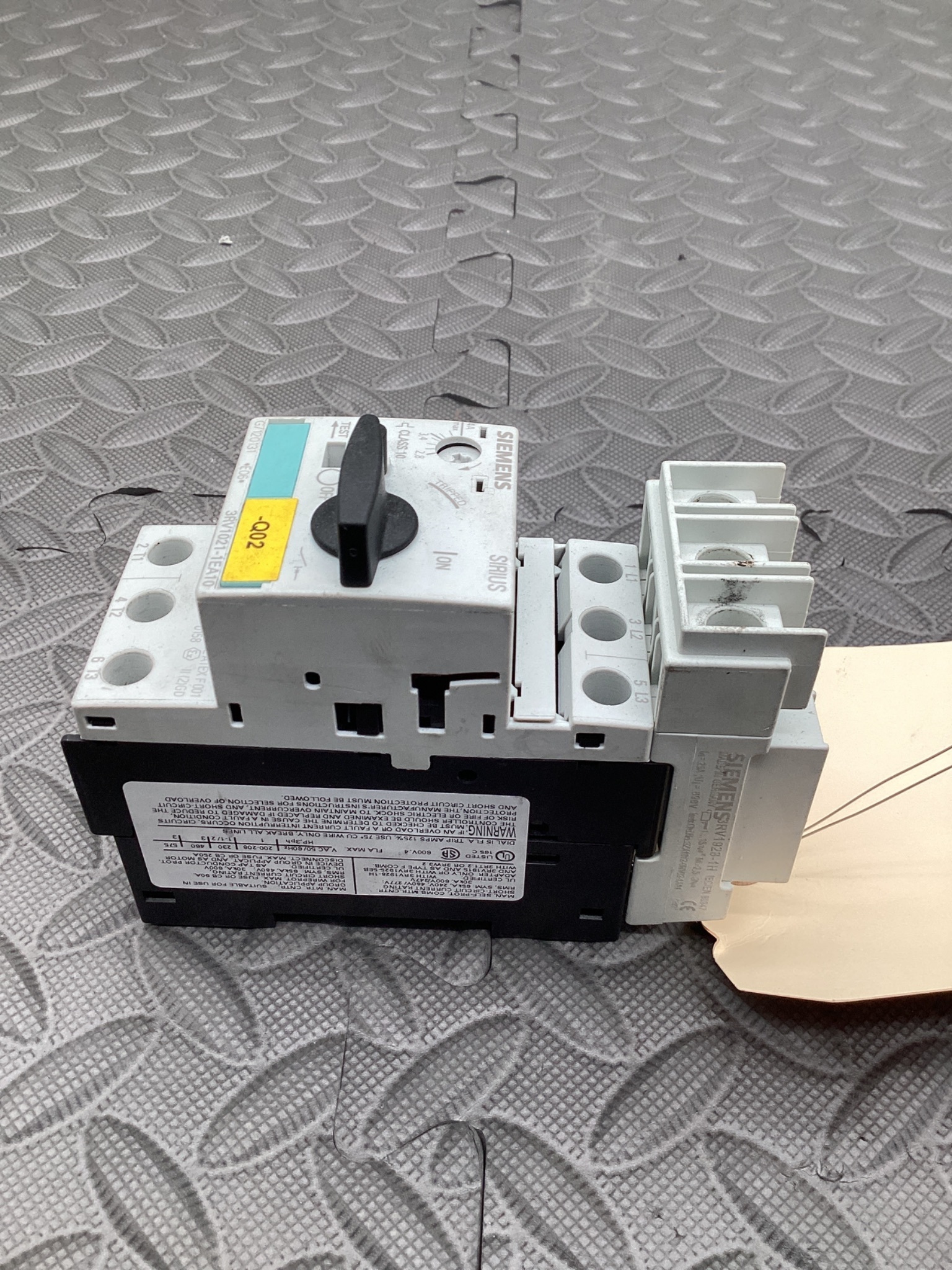 SIEMENS 3RV1021-1EA10 Circuit Breaker Motor Protector USED 1