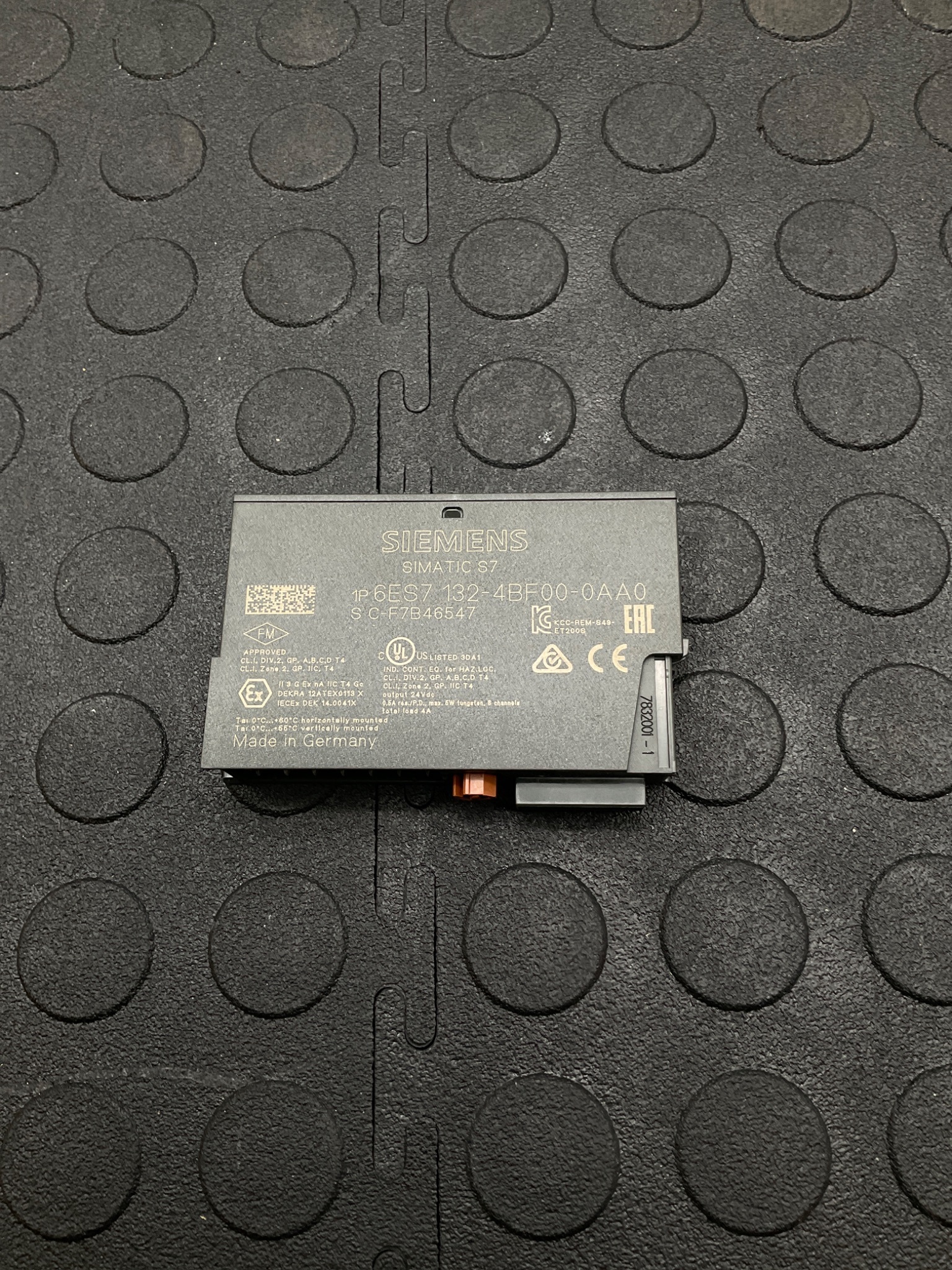 SIEMENS 6ES7 132-4BF00-0AA0 Digital Input Module USED 1