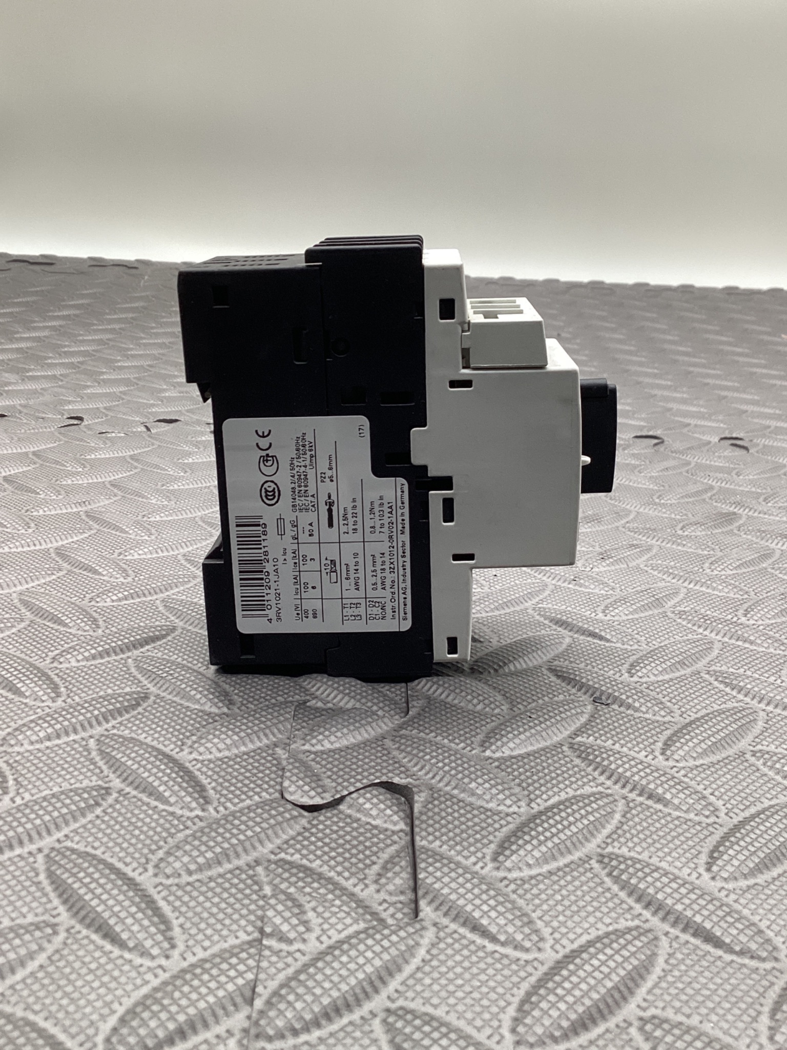 SIEMENS 3RV1021-1JA10 Motor Starter Circuit Breaker USED 3