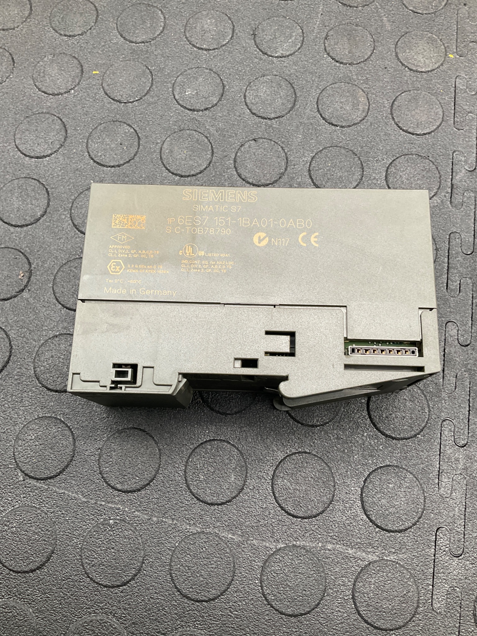 SIEMENS 6ES7 151-1BA01-0AB0 ET 200S IM151 PROFIBUS Interface Module USED 4