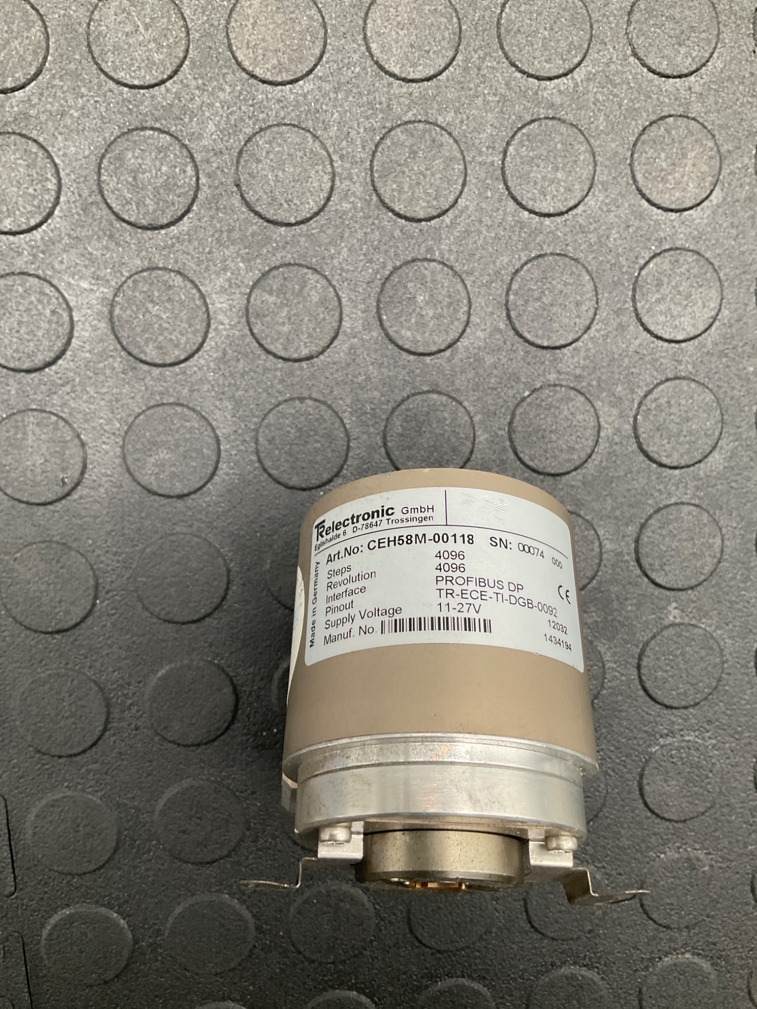 TR Electronic CEH58M-00118 Profibus-DP Rotary Encoder 58mm Shaft USED 4