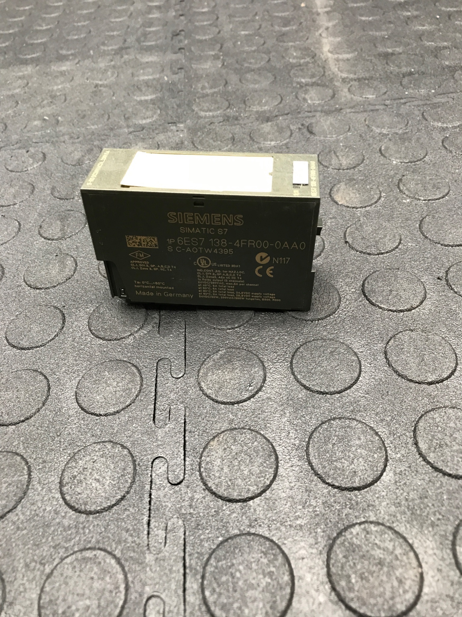 SIEMENS 6ES7-138-4FR00-0AA0 F-RO RELAY OUTPUT MODULE USED 2