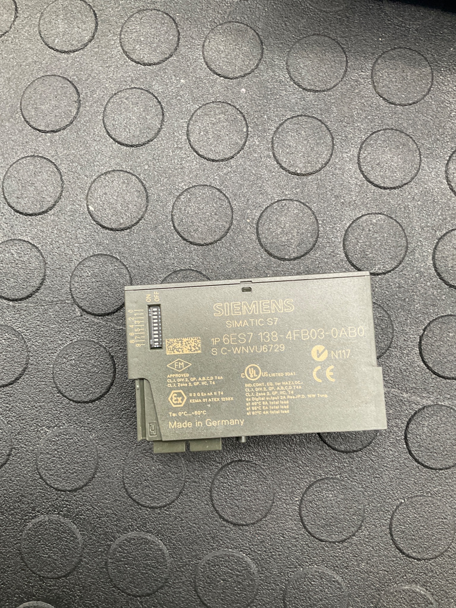 SIEMENS 6ES7 138-4FB03-0AB0 ET200S Digital Output Module 24VDC 2A USED 1