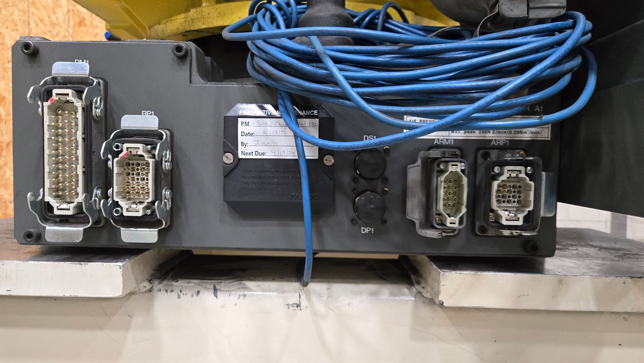 FANUC - R2000IB/210 W/ R-30IA Controls USED 5