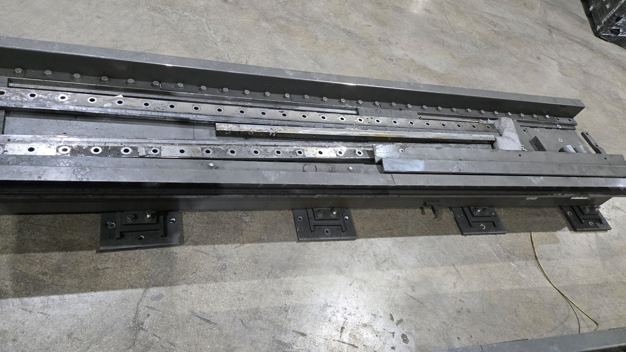 KUKA RTU 40FT (2 SECTIONS) USED 11