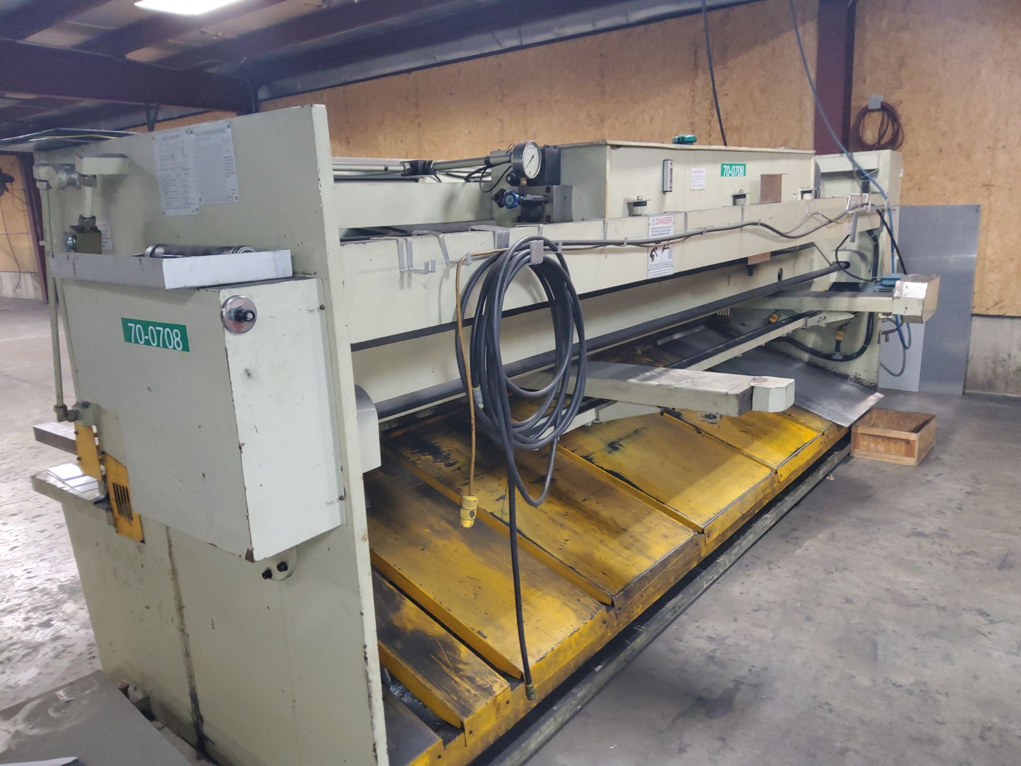 2005 U.S. INDUSTRIAL MACHINERY 12' X 1/4" CNC SHEAR 4