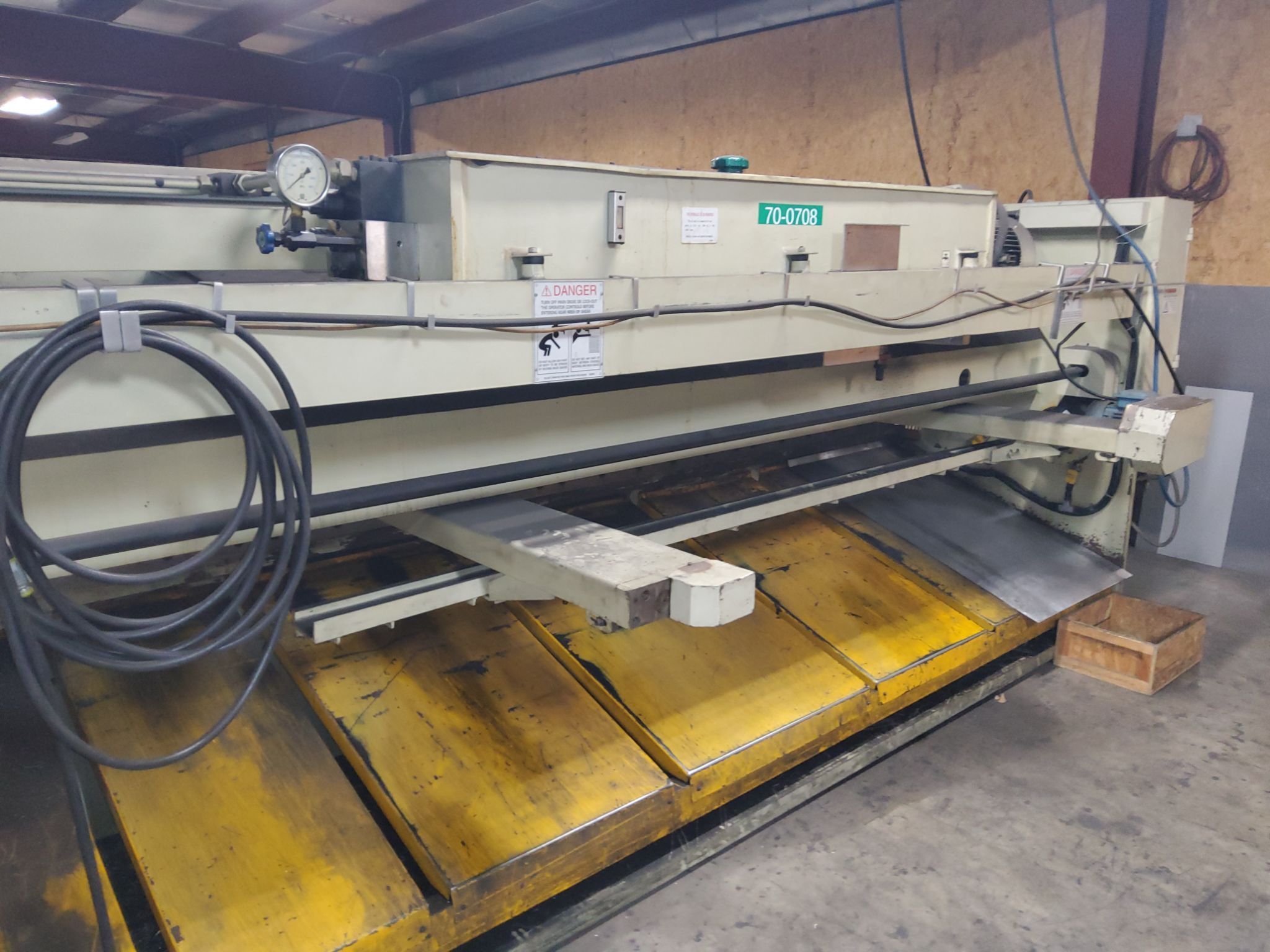 2005 U.S. INDUSTRIAL MACHINERY 12' X 1/4" CNC SHEAR 6