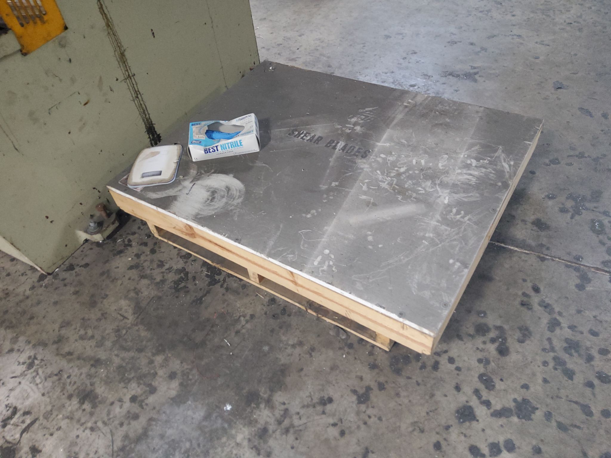 2005 U.S. INDUSTRIAL MACHINERY 12' X 1/4" CNC SHEAR 9