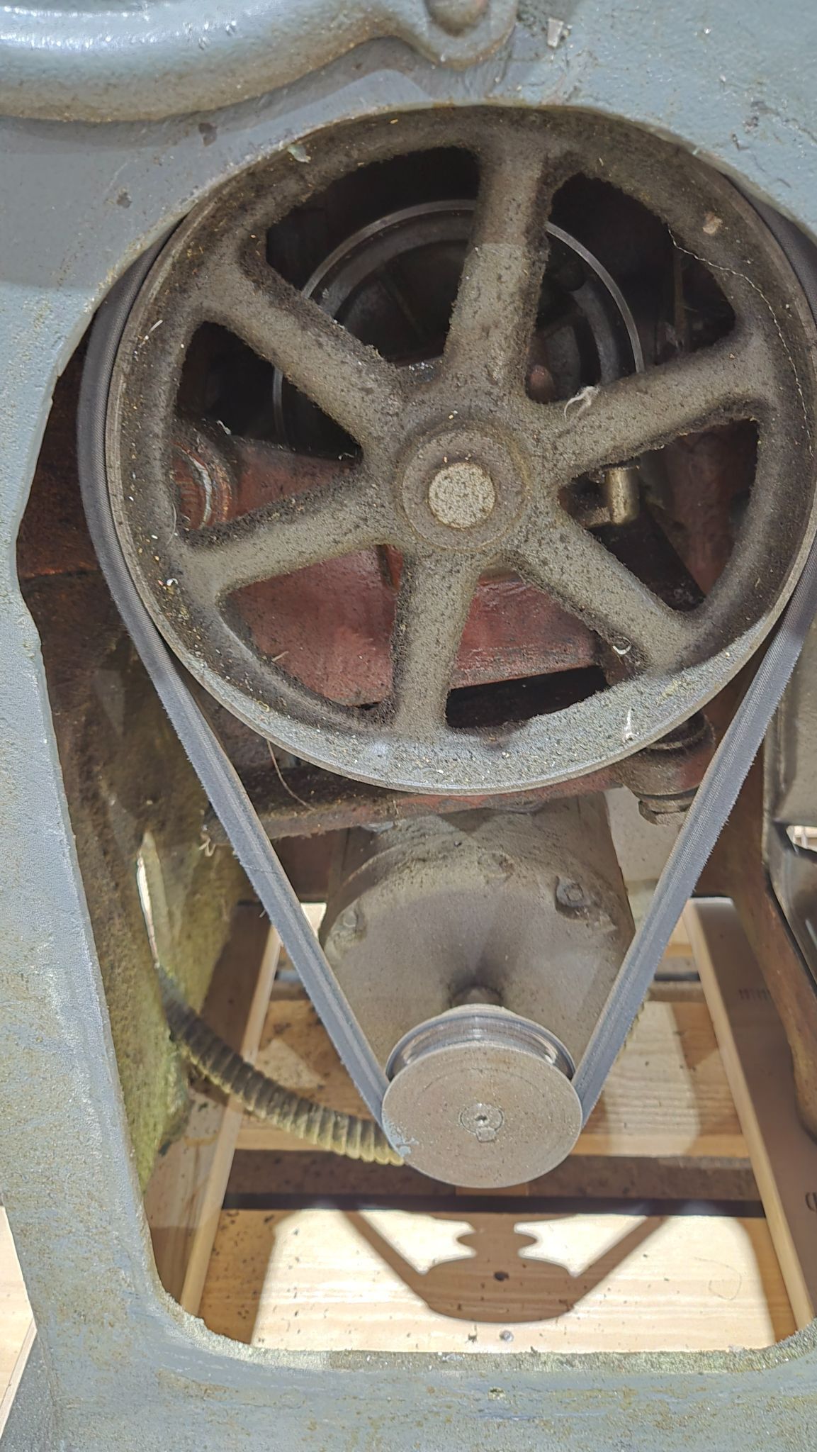 SOUTH BEND UNKNOWN MODEL 10" LATHE USED 10