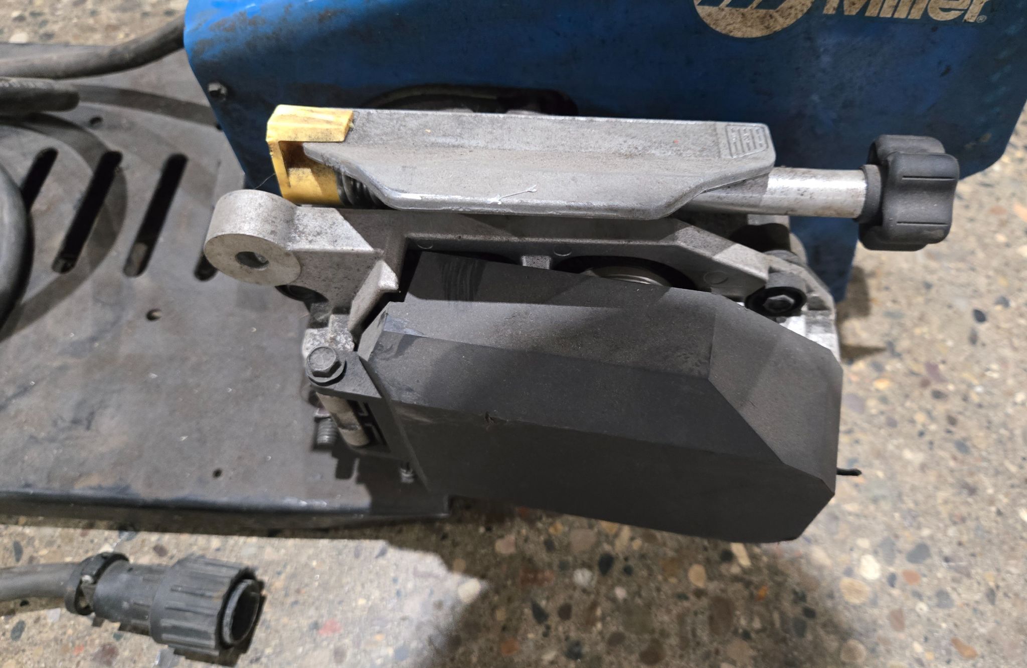 MILLER 70 SERIES WIRE FEEDER NO REEL ASSEMBLY USED 2
