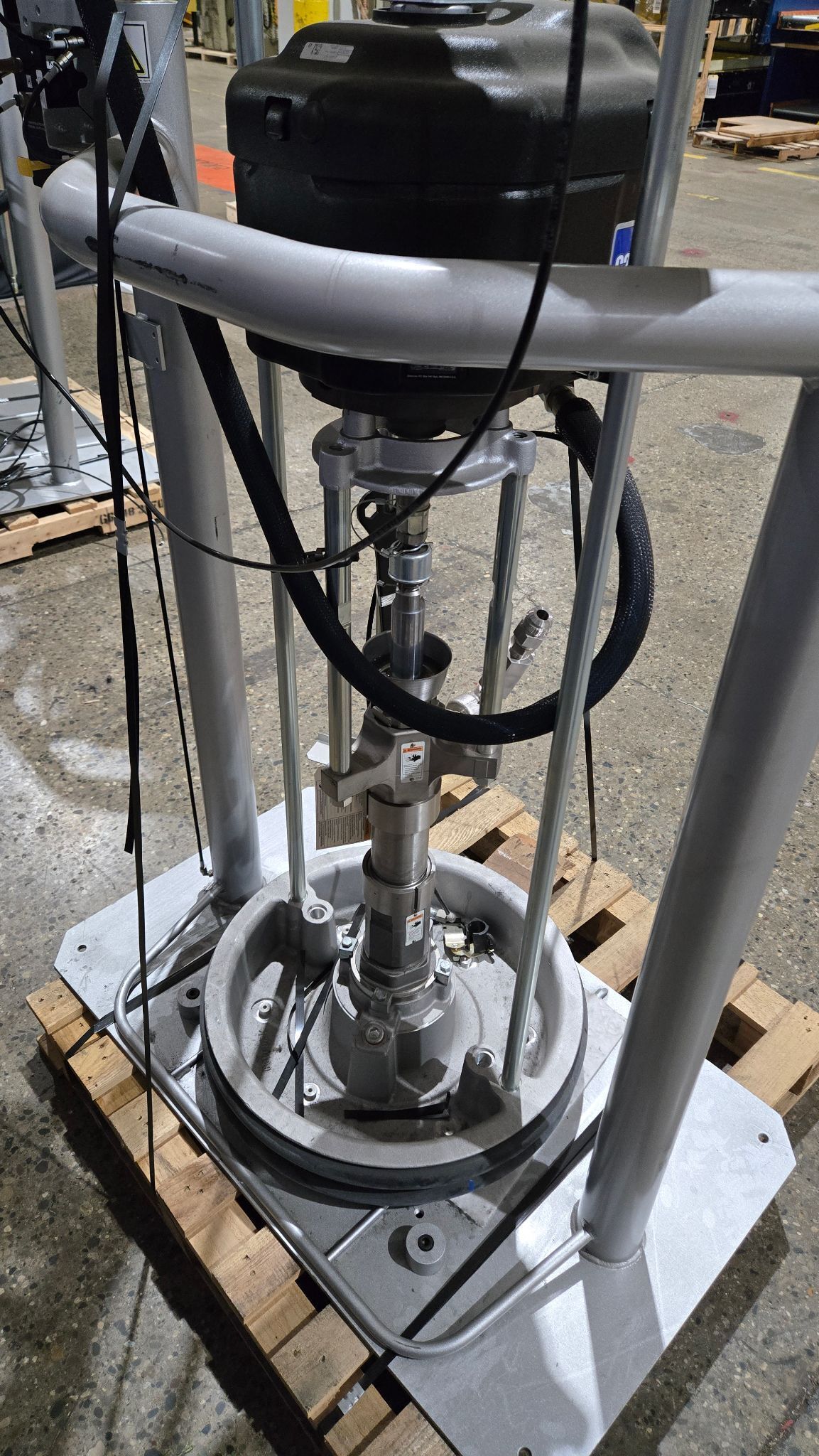 GRACO TC257J Check‑Mate Supply Pump 23:1 for 50 Gal Drum USED 5