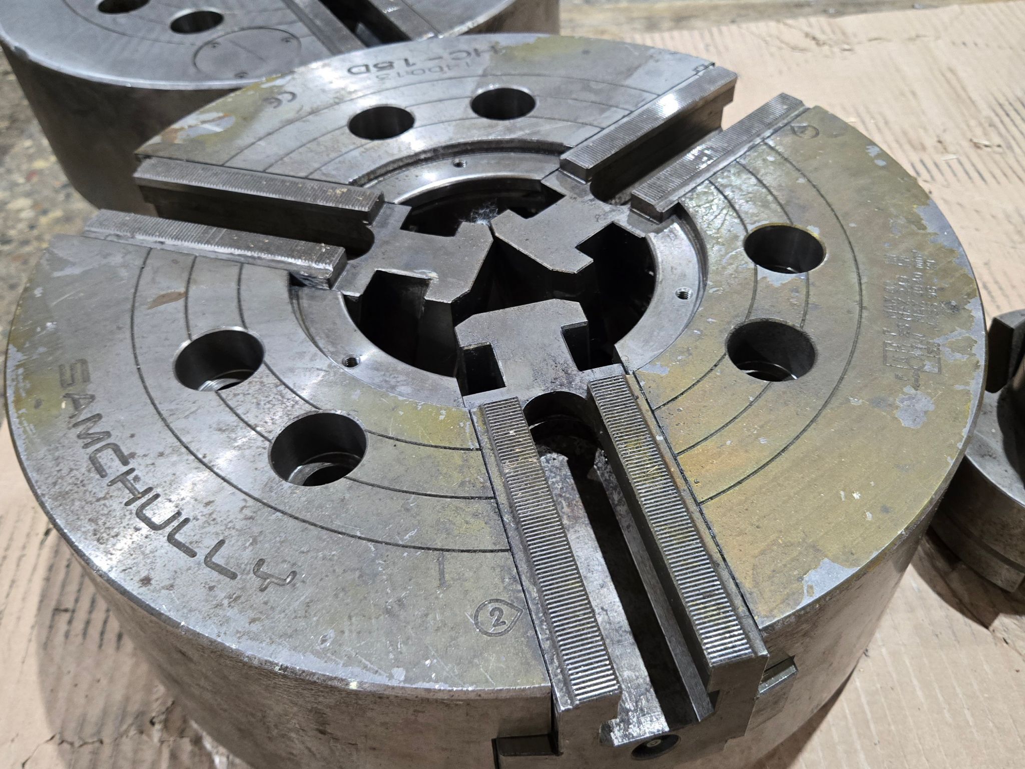 SAMCHULLY HC‑15D 15″ 3‑Jaw Self‑Centering Lathe Chuck USED 1