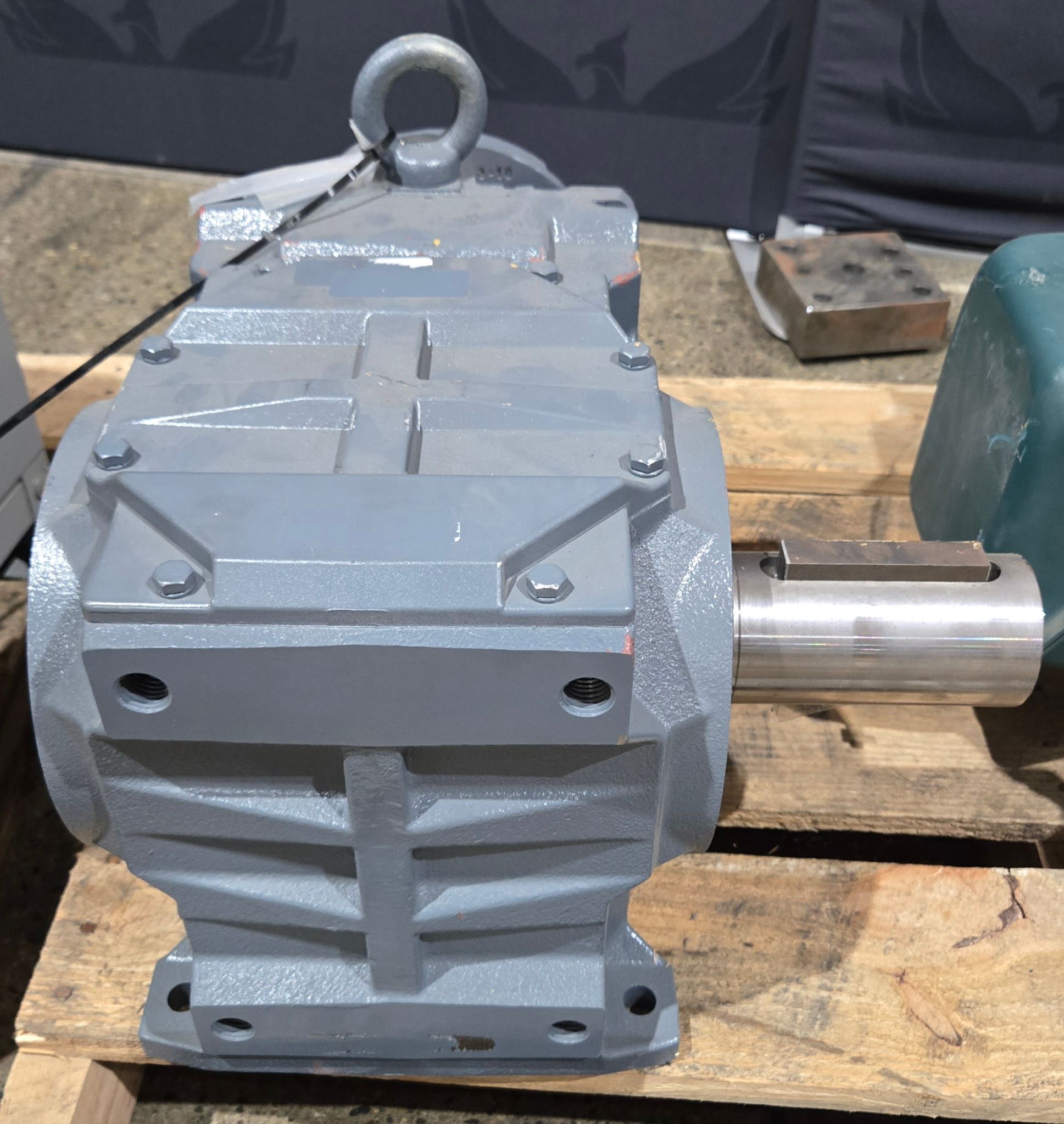 BAUER BK60-11U-C/NEMA182TC/AV BEVEL GEARED MOTOR USED 1