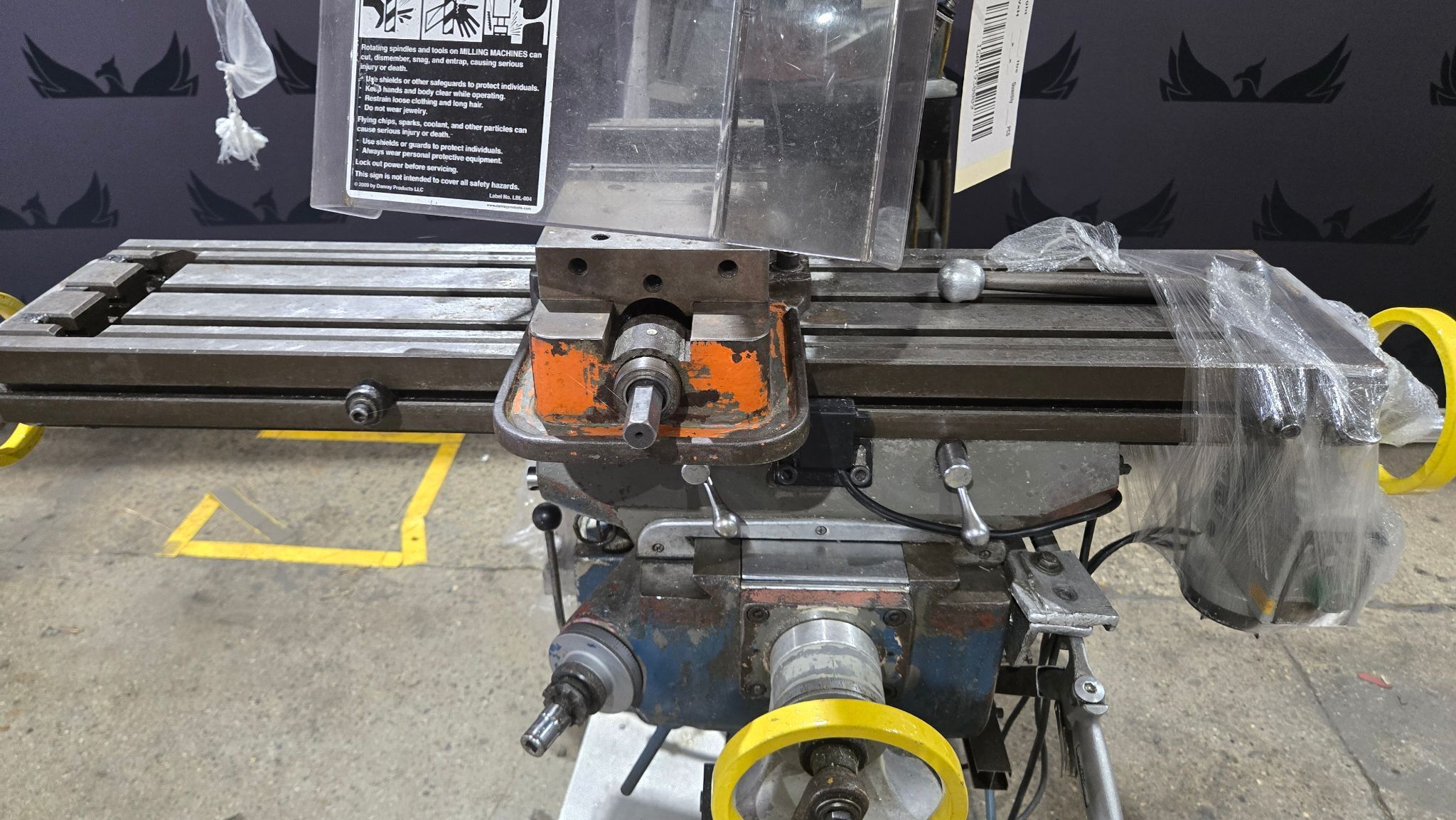 YCI SUPERMAX 047158 Vertical Mill USED 4