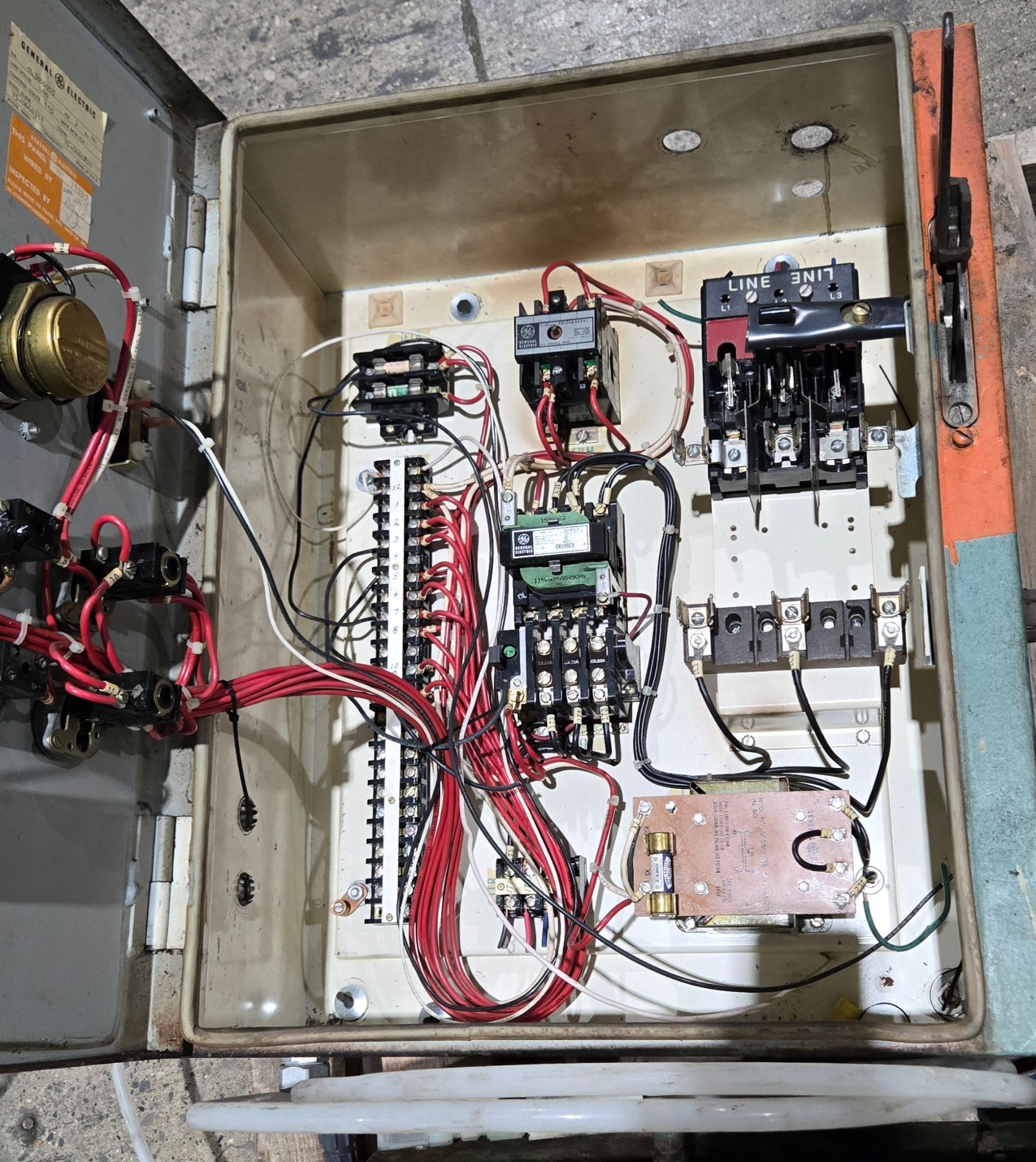 ROTO-FINISH ST-4N6A VIBRATORY PARTS FINISHER USED 9
