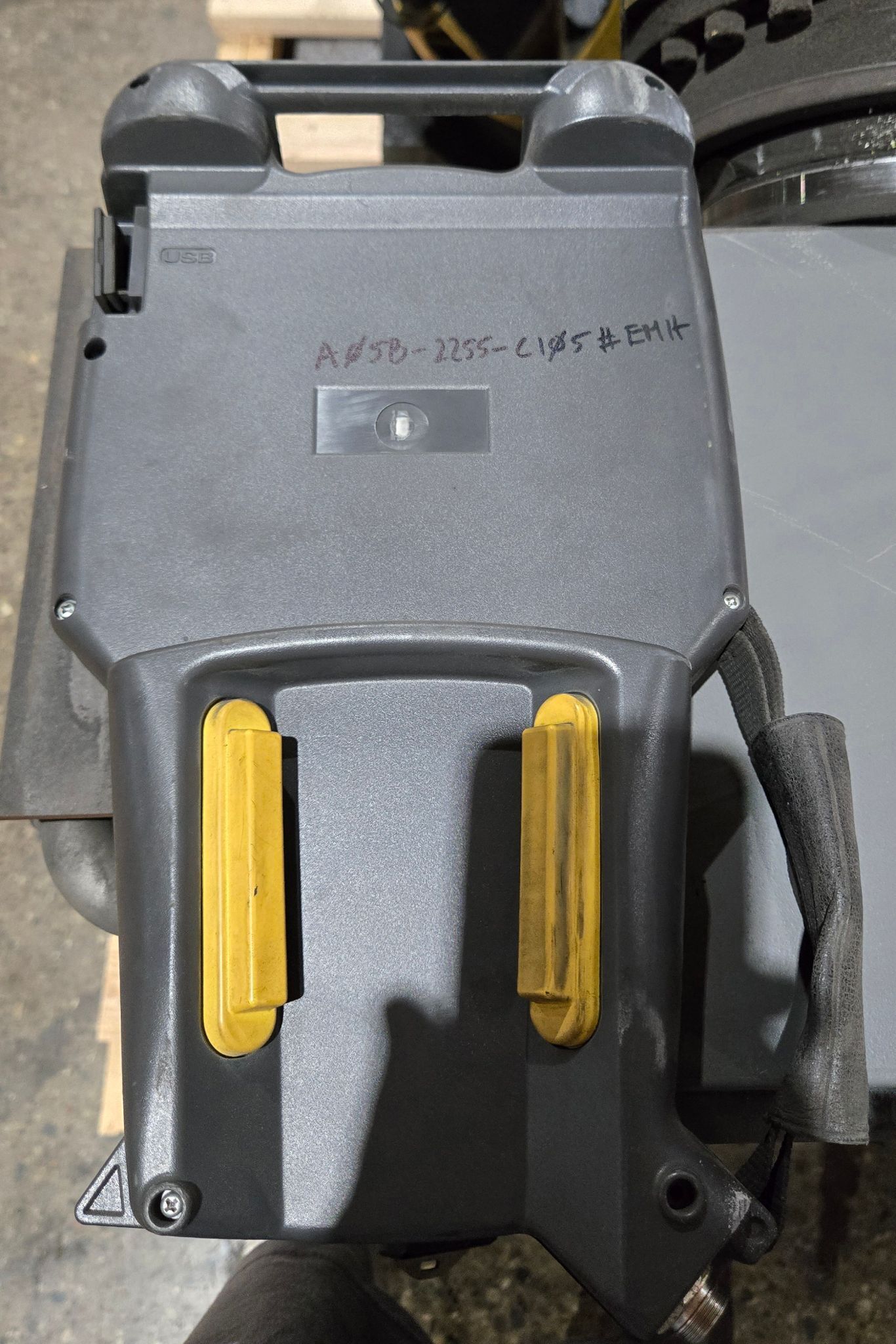 FANUC R-2000IB/210F + R30IB ROBOT ARM AND CONTROL CABINET USED 13
