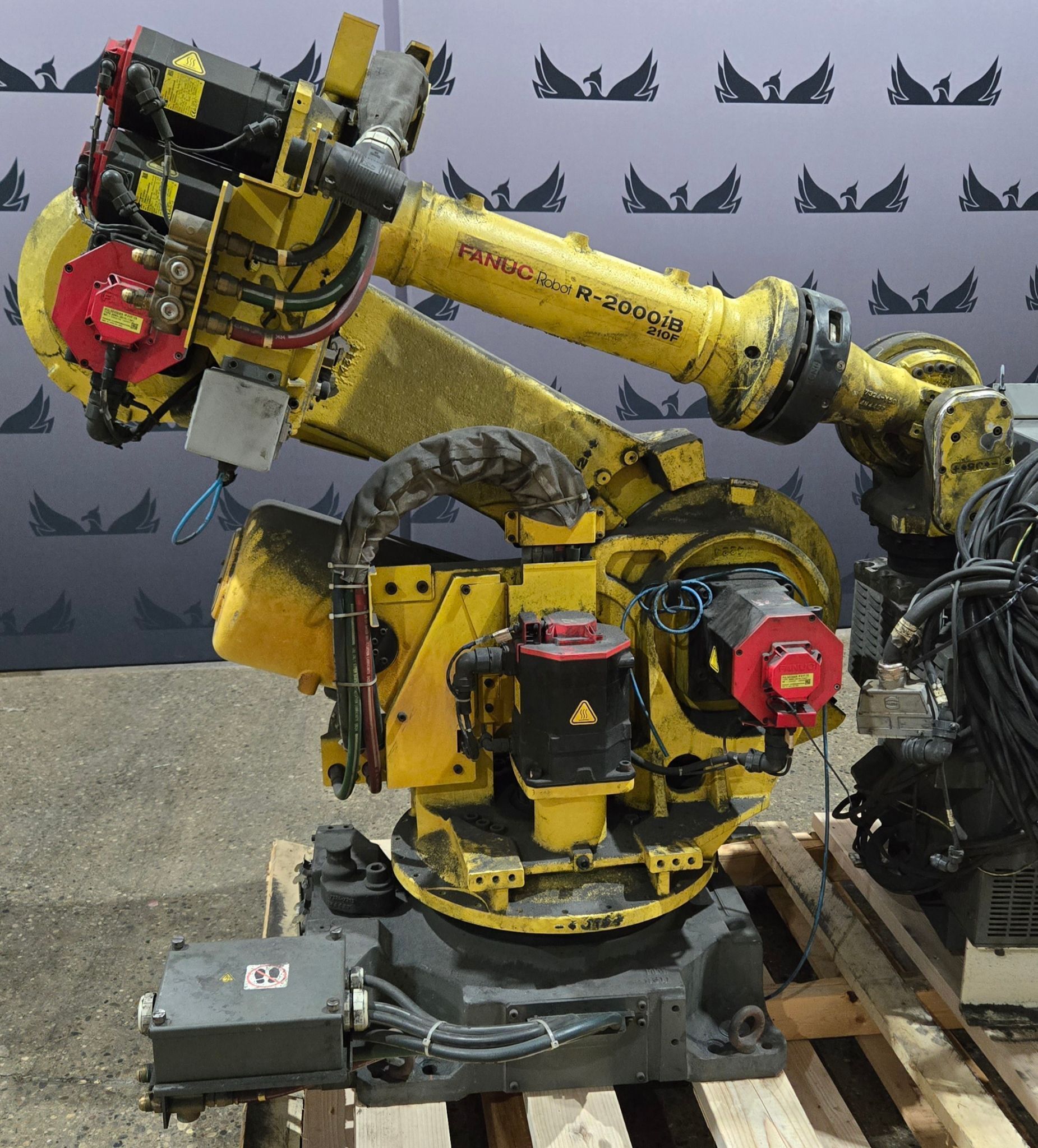 FANUC R-2000IB/210F + R30IB ROBOT ARM AND CONTROL CABINET USED 1