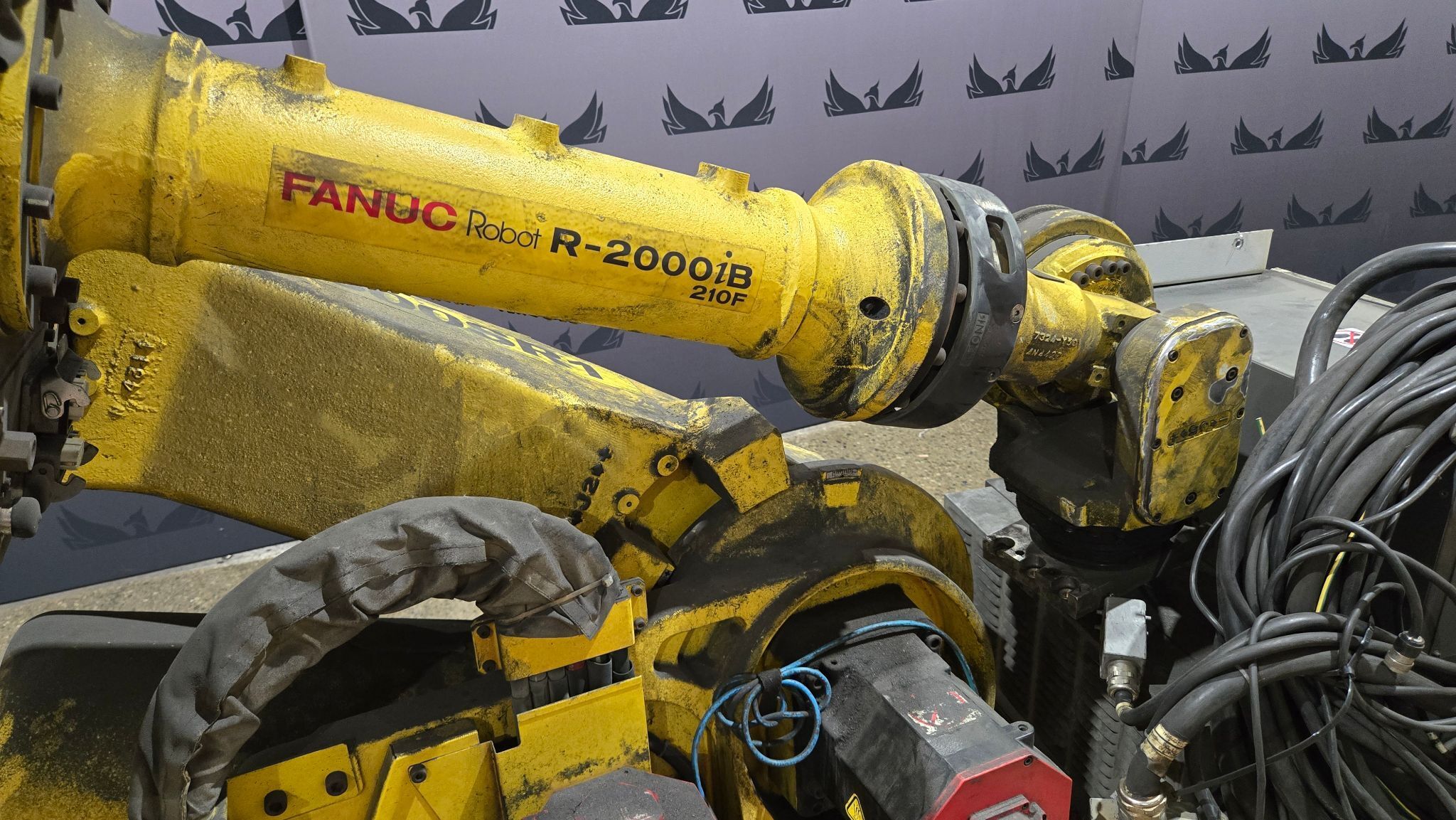 FANUC R-2000IB/210F + R30IB ROBOT ARM AND CONTROL CABINET USED 4