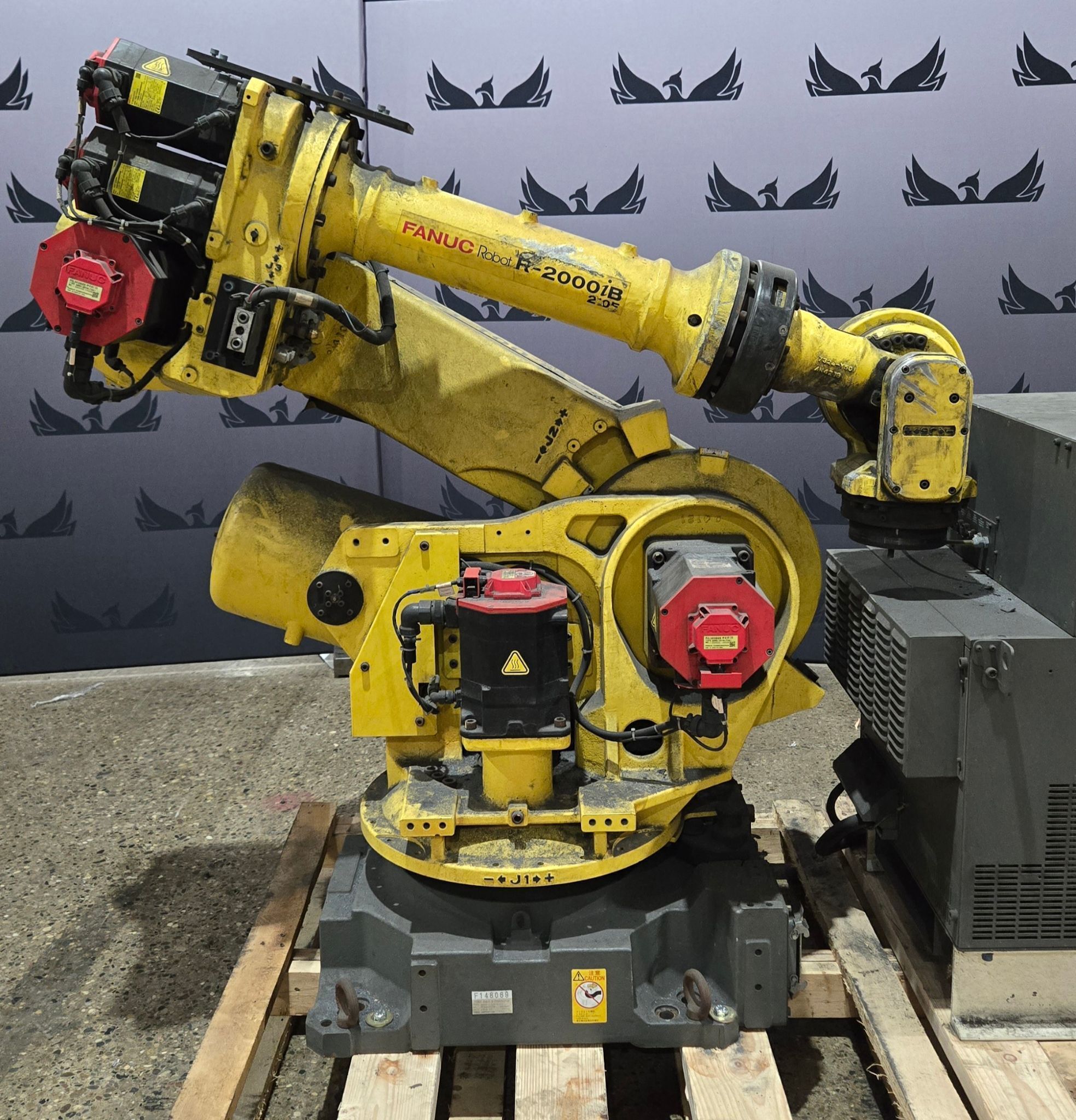FANUC R-2000IB/210F + R30IB ROBOT ARM AND CONTROL CABINET USED 1