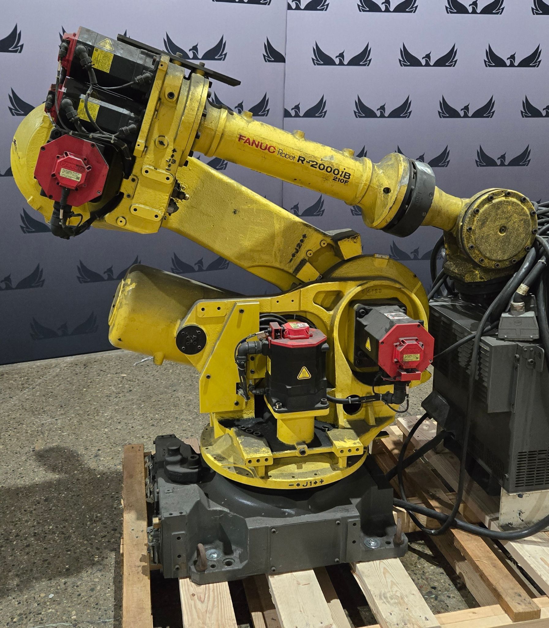 FANUC R-2000IB/210F + R30IB ROBOT ARM AND CONTROL CABINET USED 1