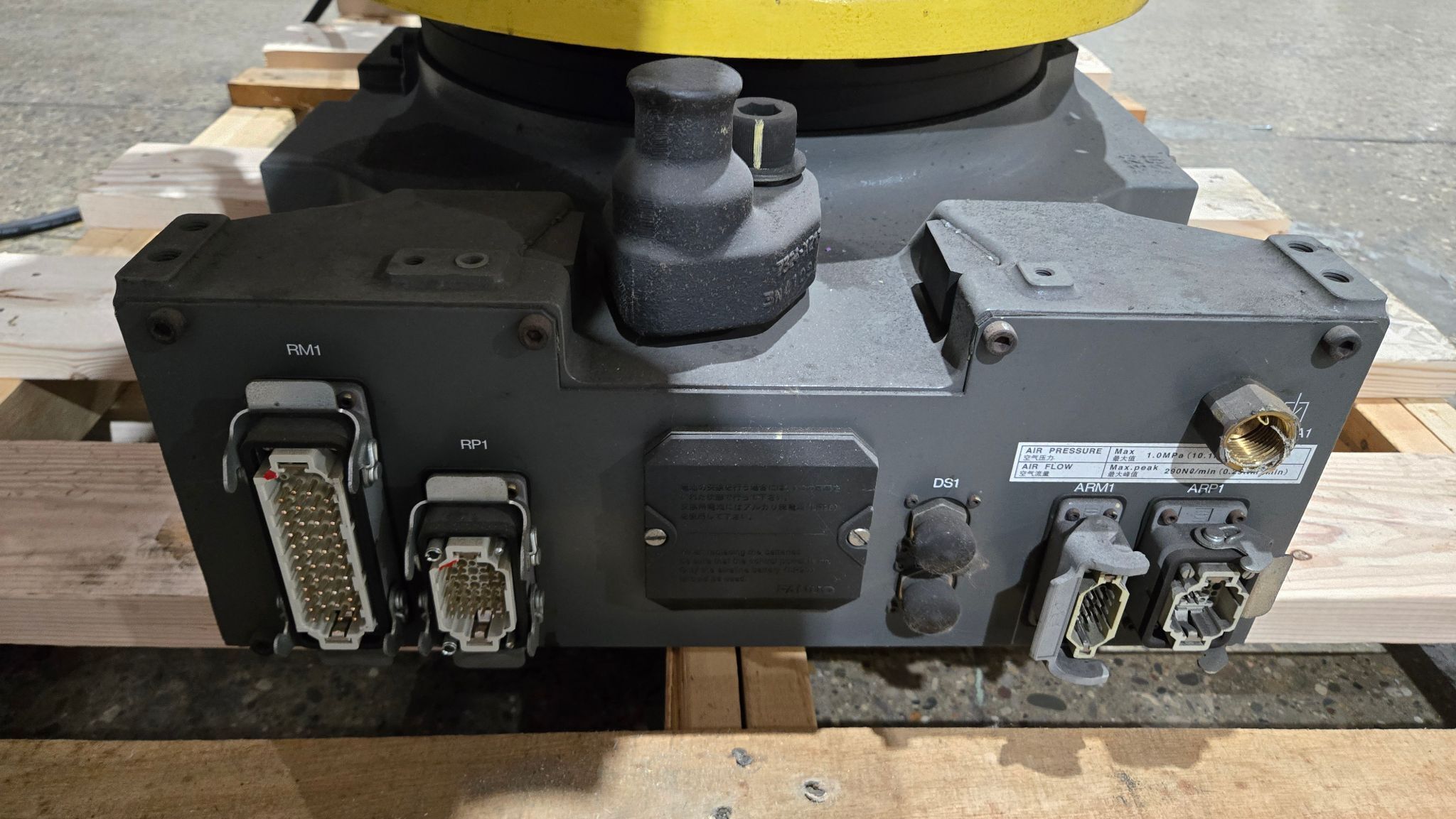 FANUC R-2000IB/210F + R30IB ROBOT ARM AND CONTROL CABINET USED 7