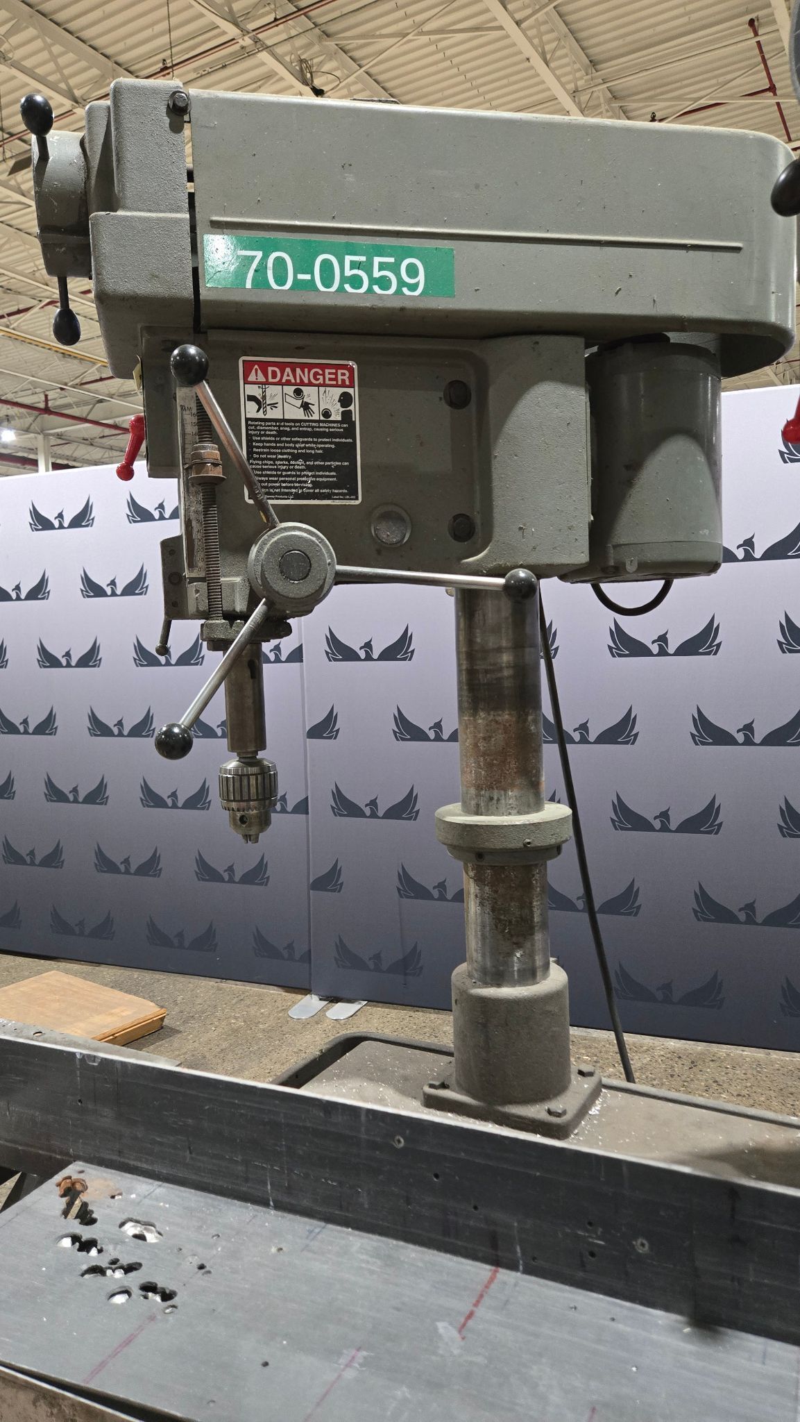 CLAUSING 2286 1.5 HP TRIPLE HEAD DRILL PRESS WITH CONVEYOR SYSTEM USED 3