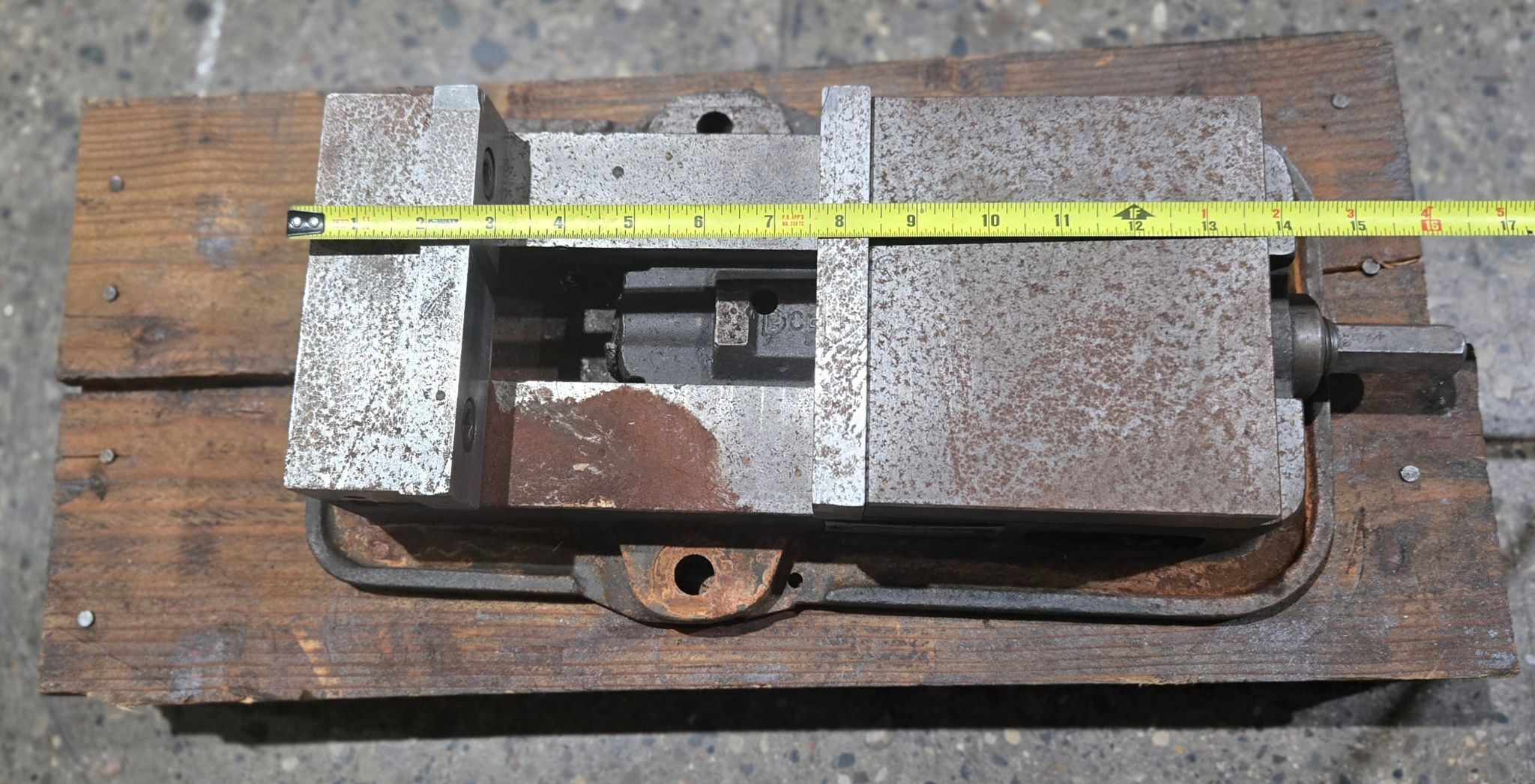 KURT ANG LOCK TABLETOP VICE USED 2