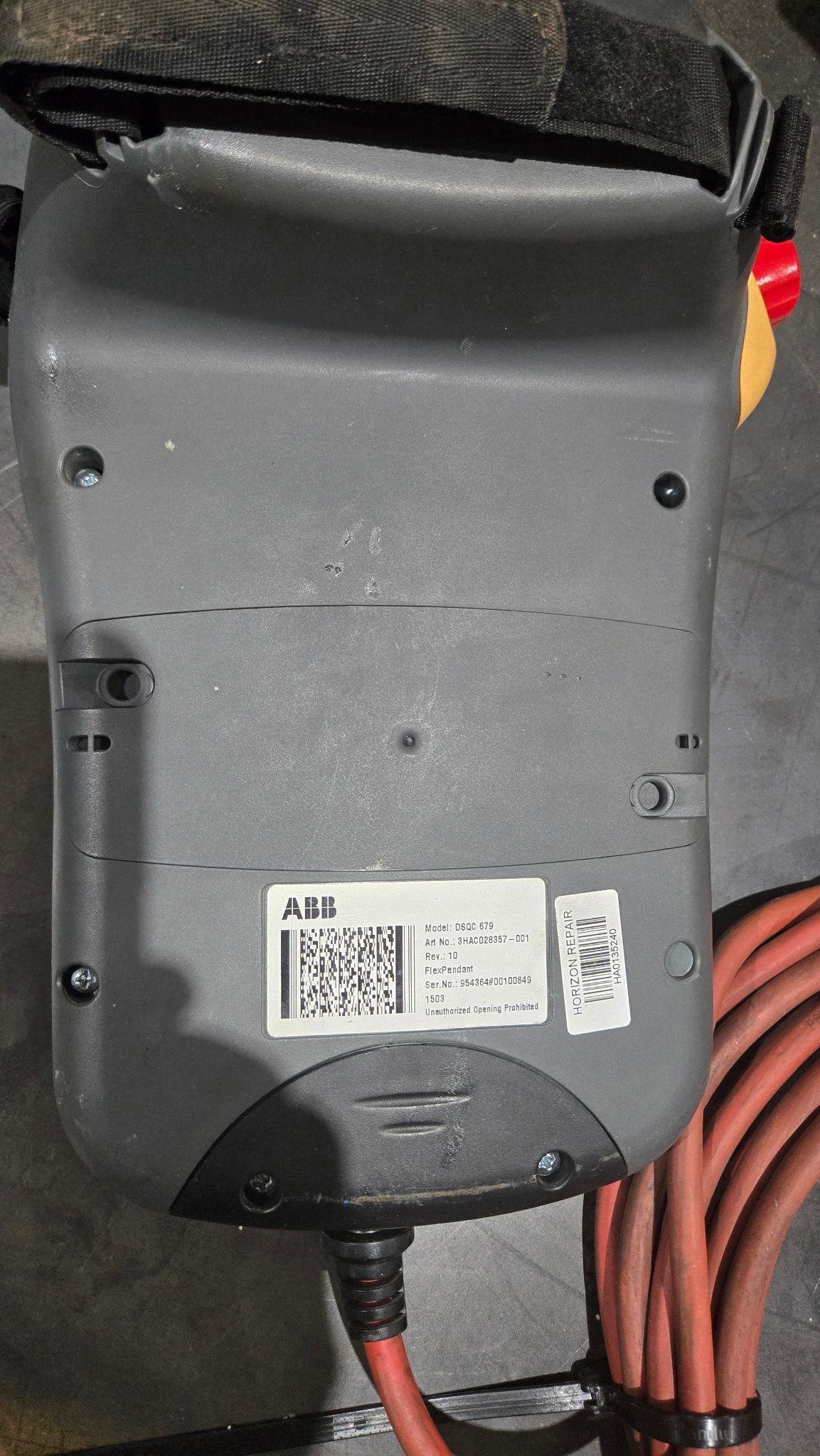 ABB 3HAC028357-001 IRC5C TEACH PENDANT USED DAMAGED 4