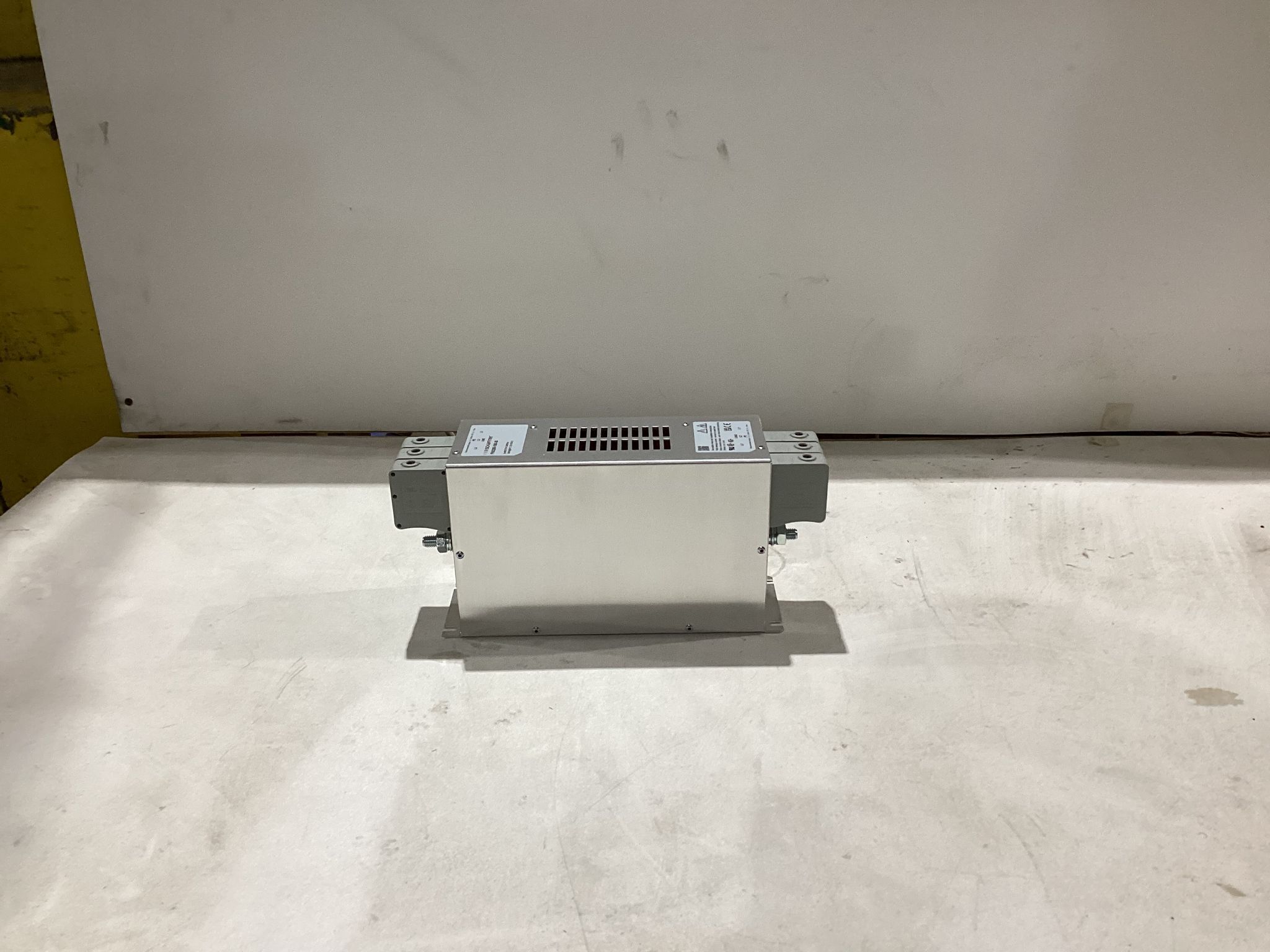 SCHAFFNER FN3258‑100‑35 ULTRA‑COMPACT 3PHASE EMI FILTER USED 0
