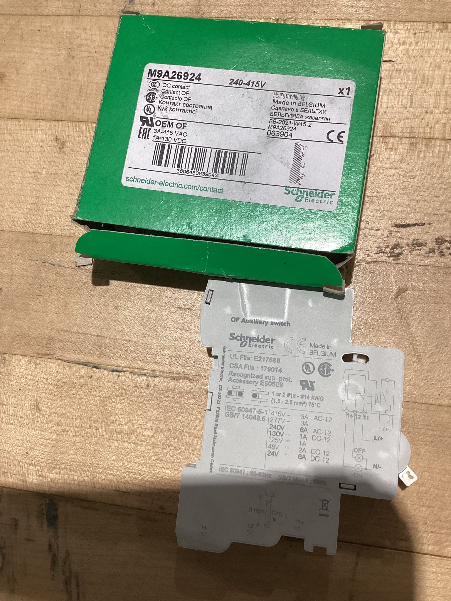 SCHNEIDER M9A26924 Circuit Breakers NEW 0