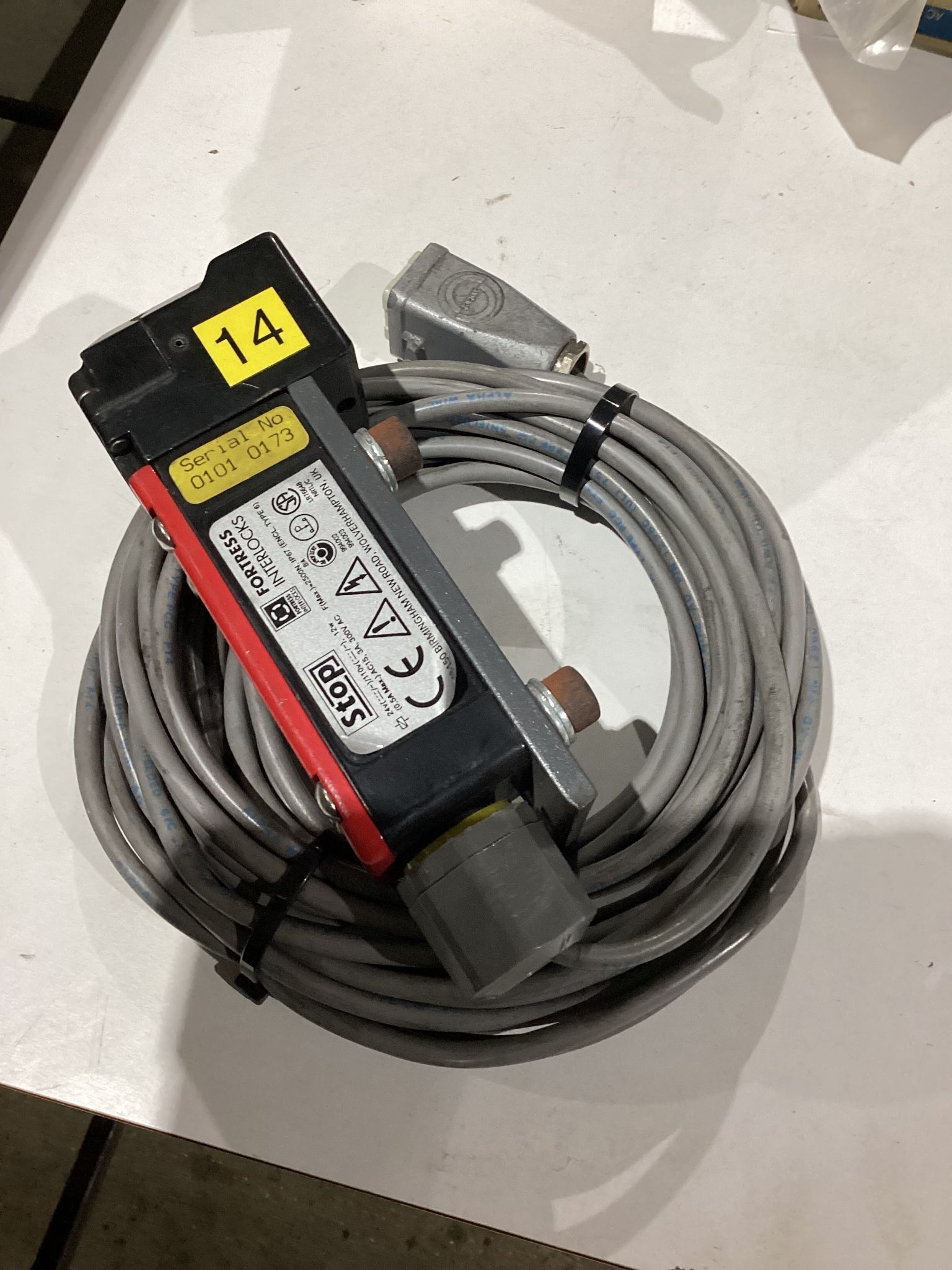 CASTELL INTERLOCKS STOP24 TRAPPED KEY SAFETY SWITCH USED 2