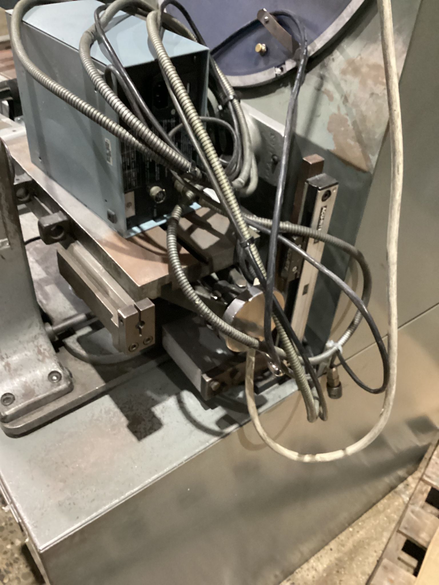 OSG TAP AND DIE 4310 OPTICAL COMPARATOR USED 3