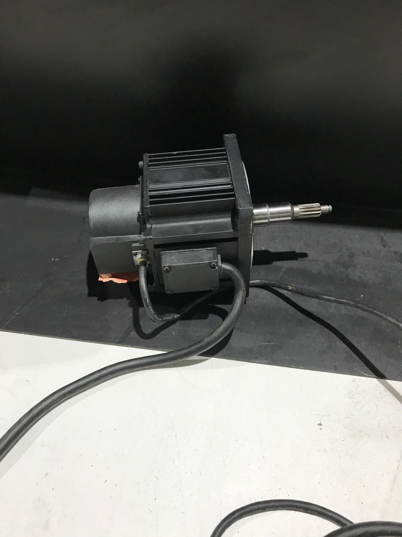 NACHI SERVO MOTOR MQM082Q9V USED 0