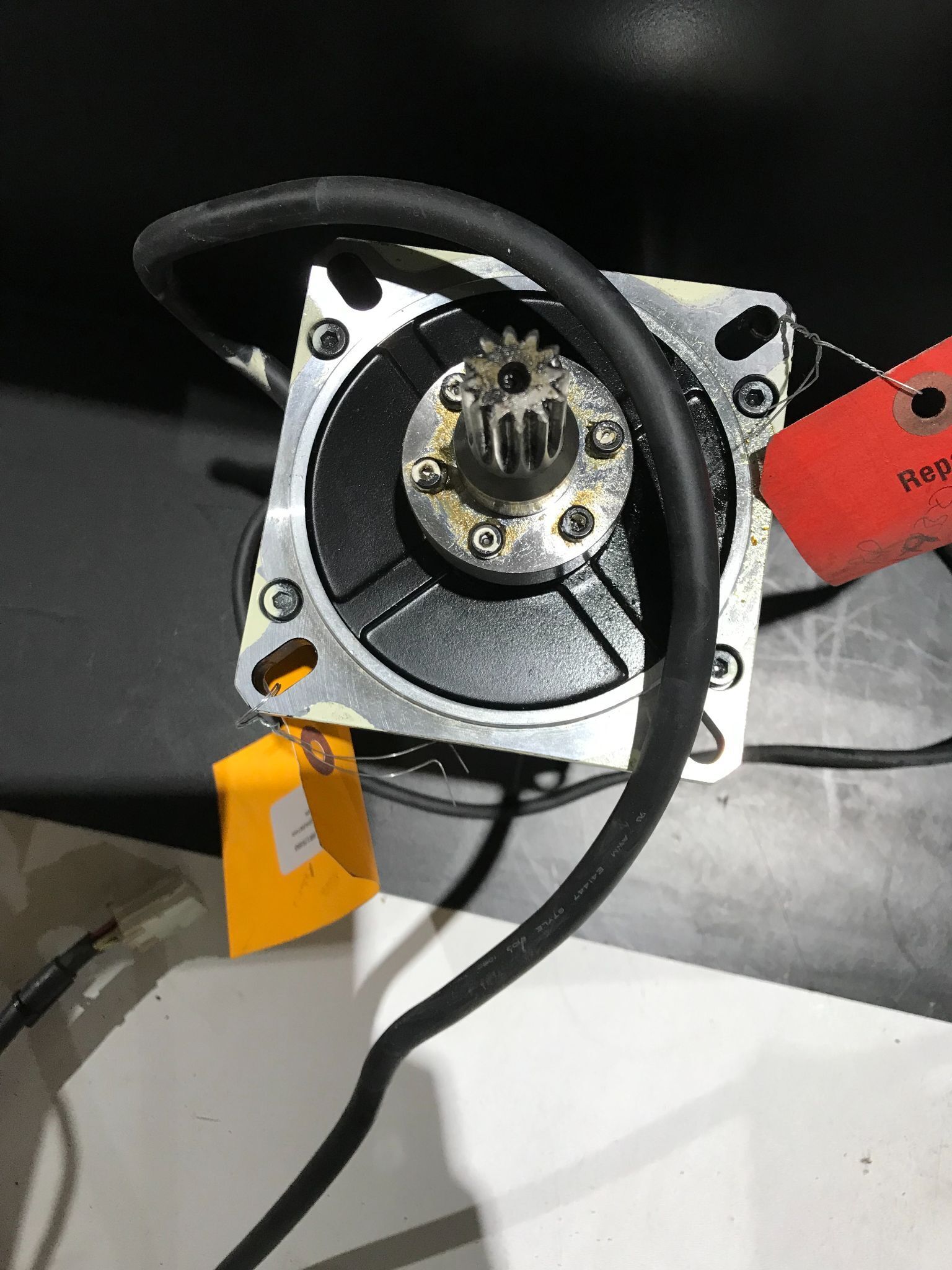 NACHI SERVO MOTOR MQMA202T4V3 USED 3